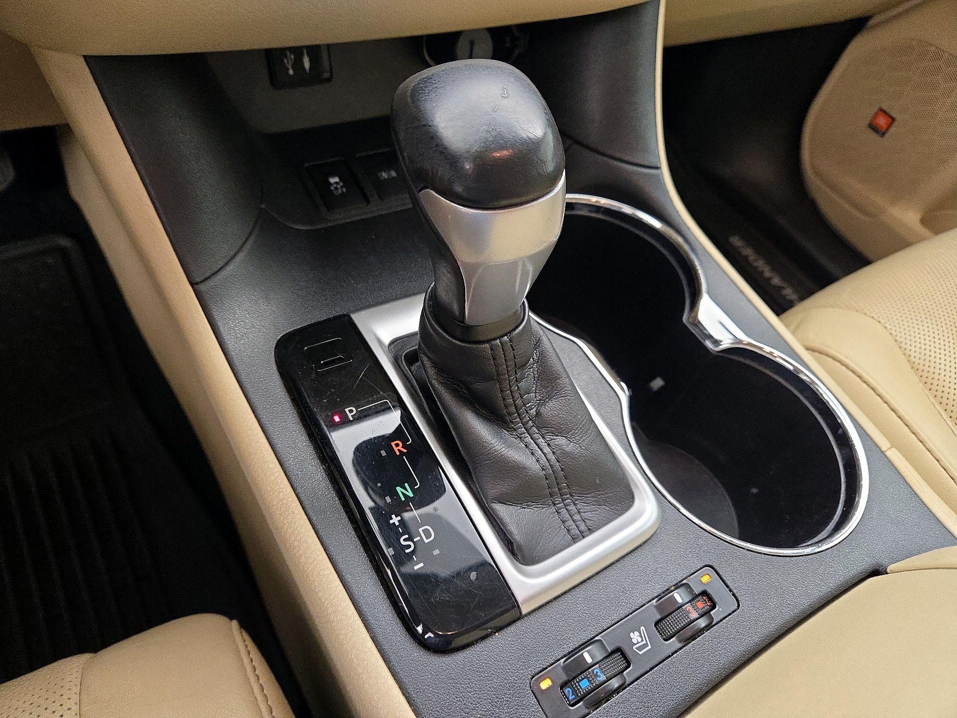 Thumbnail: 2015 Toyota Highlander - 17