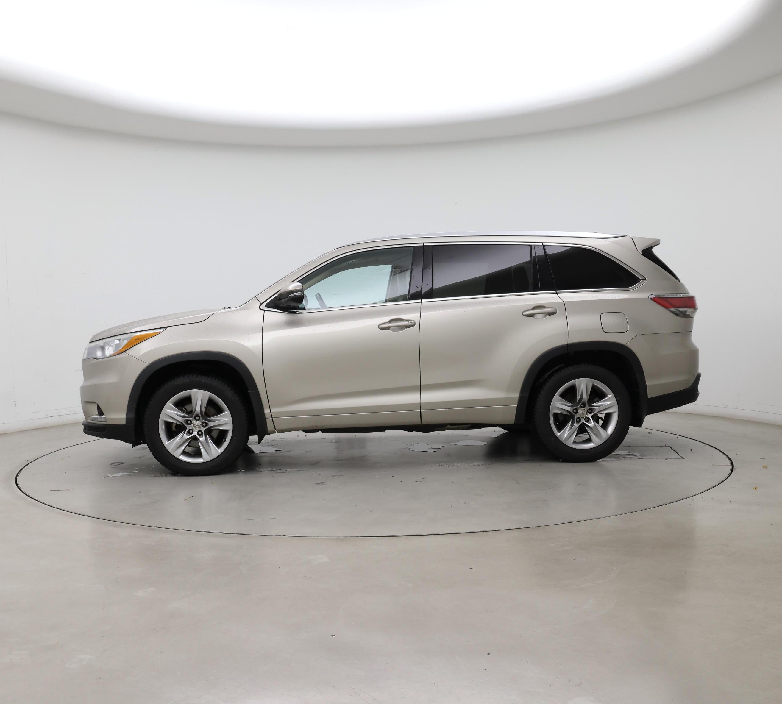 Thumbnail: 2015 Toyota Highlander - 3
