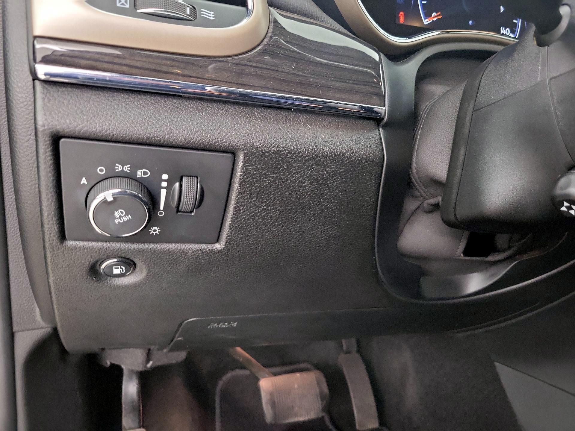 Thumbnail: 2014 Jeep Grand Cherokee - 13