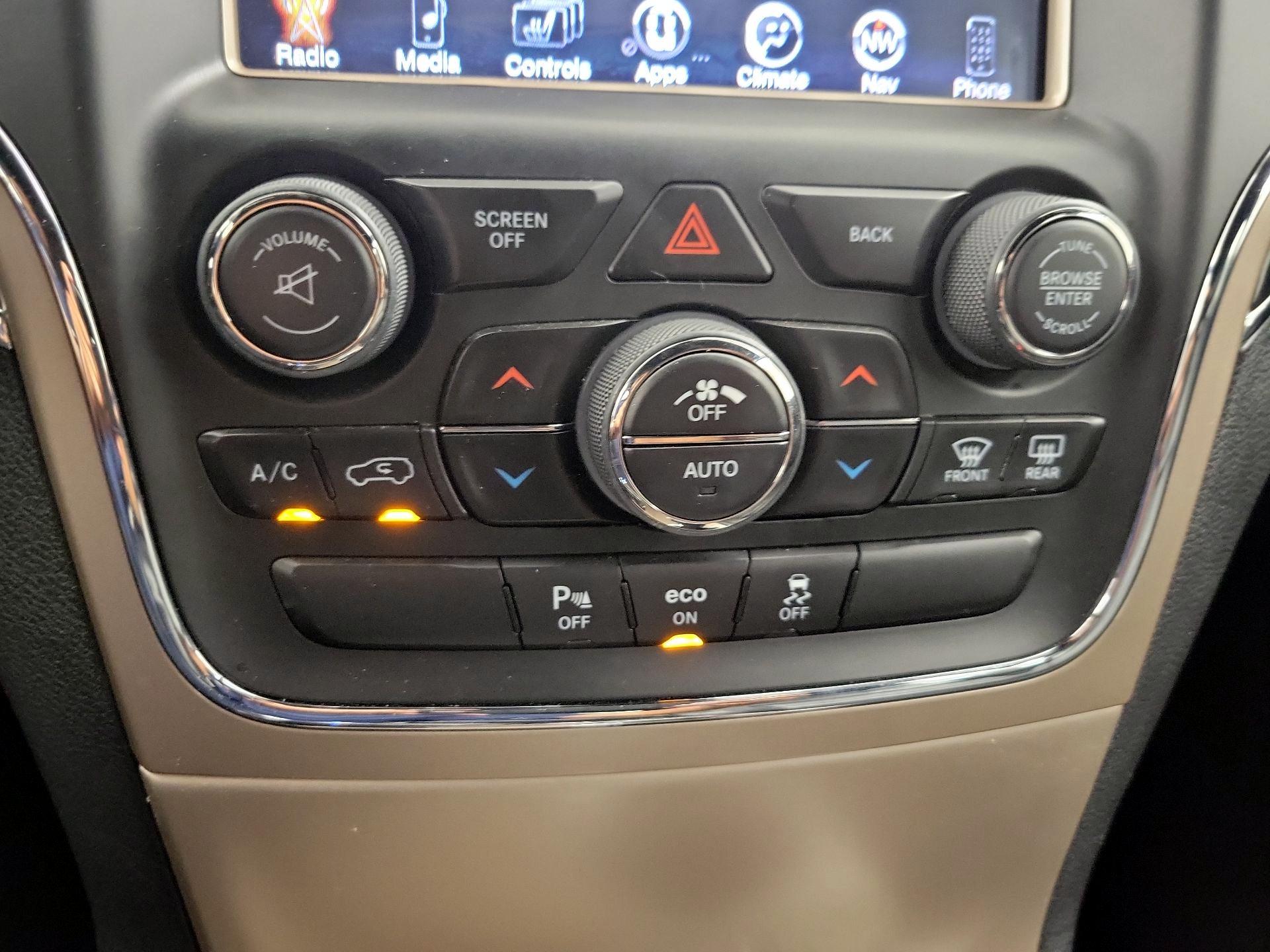 Thumbnail: 2014 Jeep Grand Cherokee - 17
