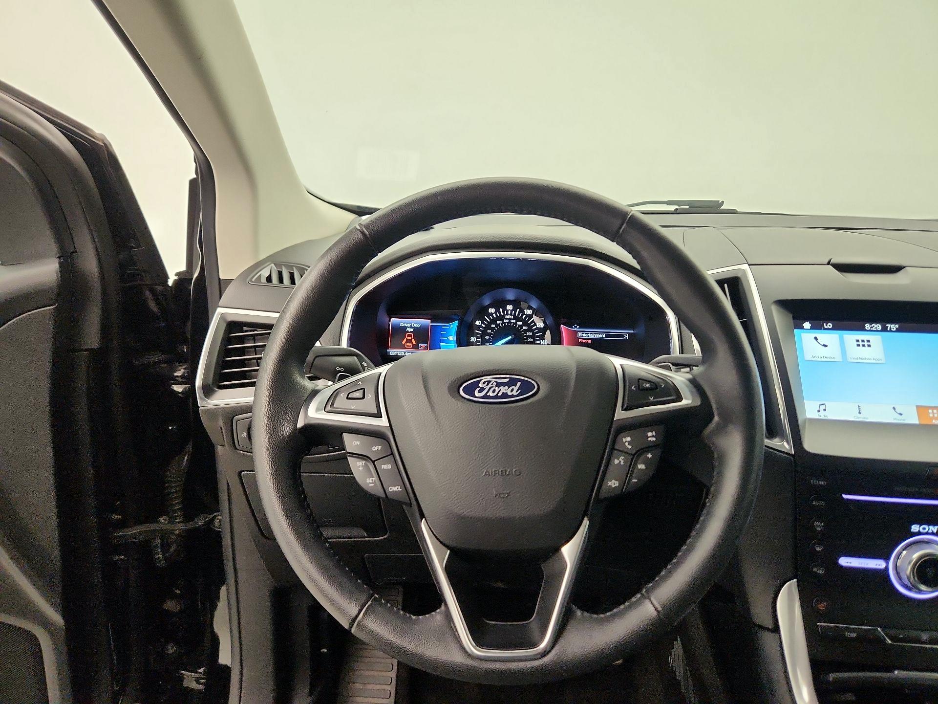 Thumbnail: 2018 Ford Edge - 10