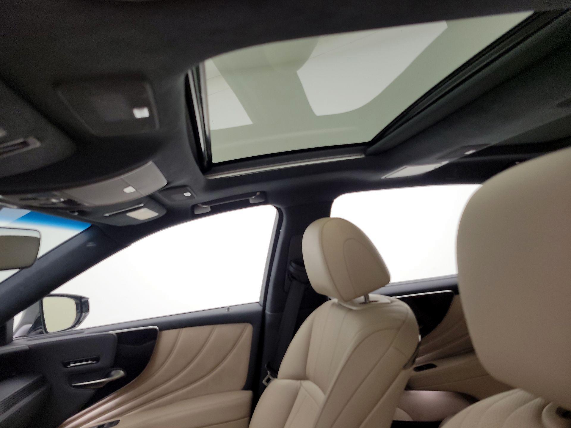 Thumbnail: 2021 Lexus LS - 19