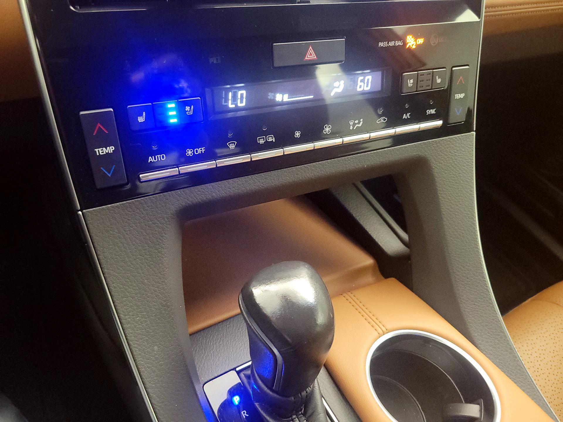 Thumbnail: 2021 Toyota Avalon - 17