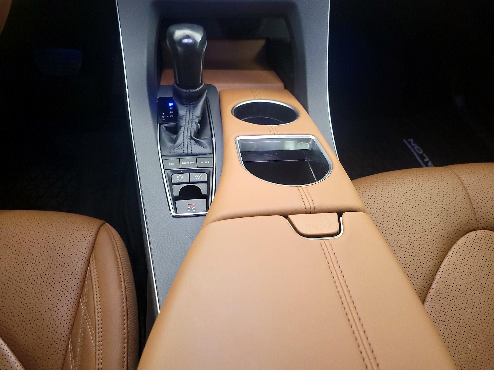 Thumbnail: 2021 Toyota Avalon - 18