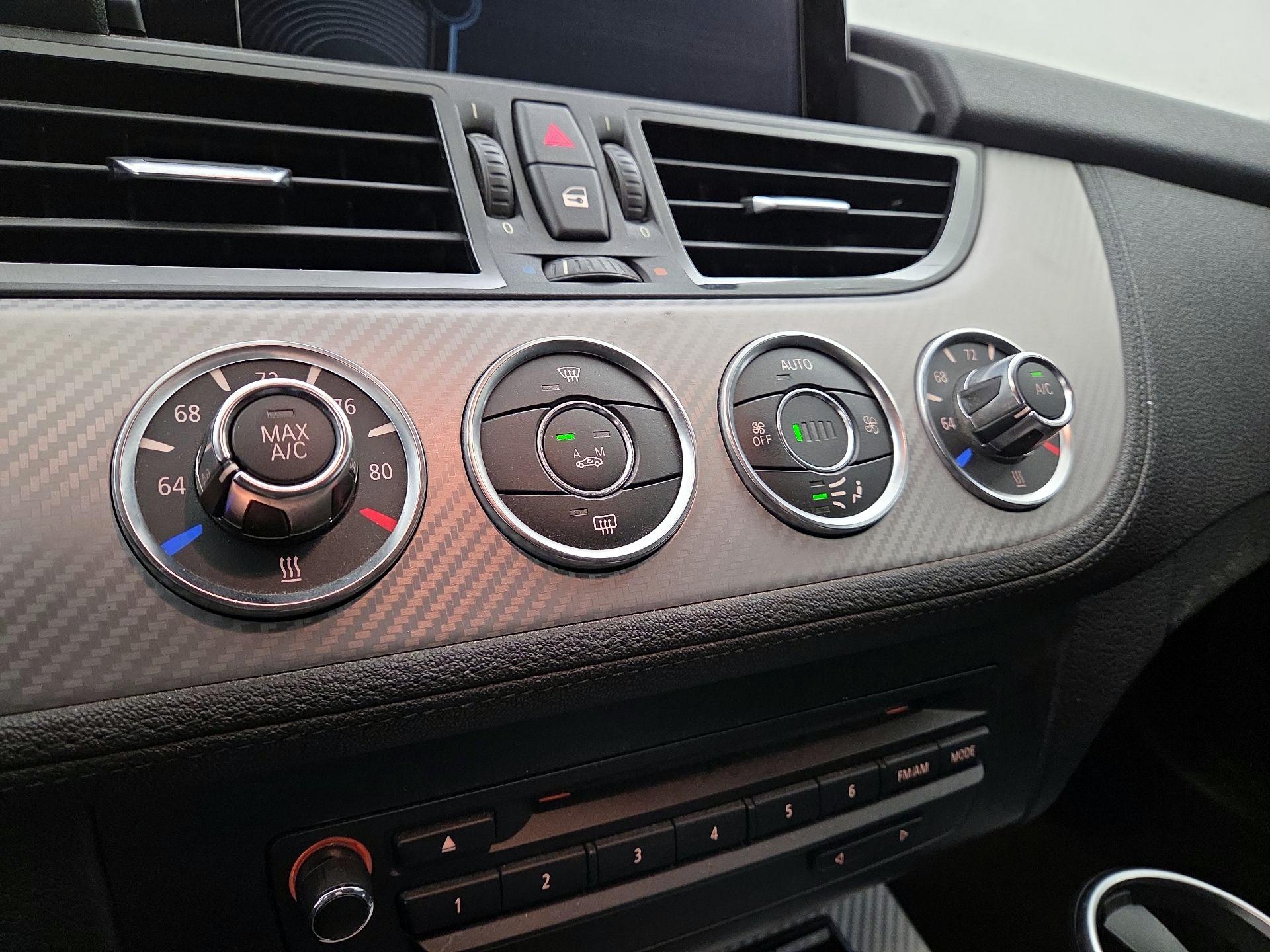 Thumbnail: 2015 BMW Z4 - 16