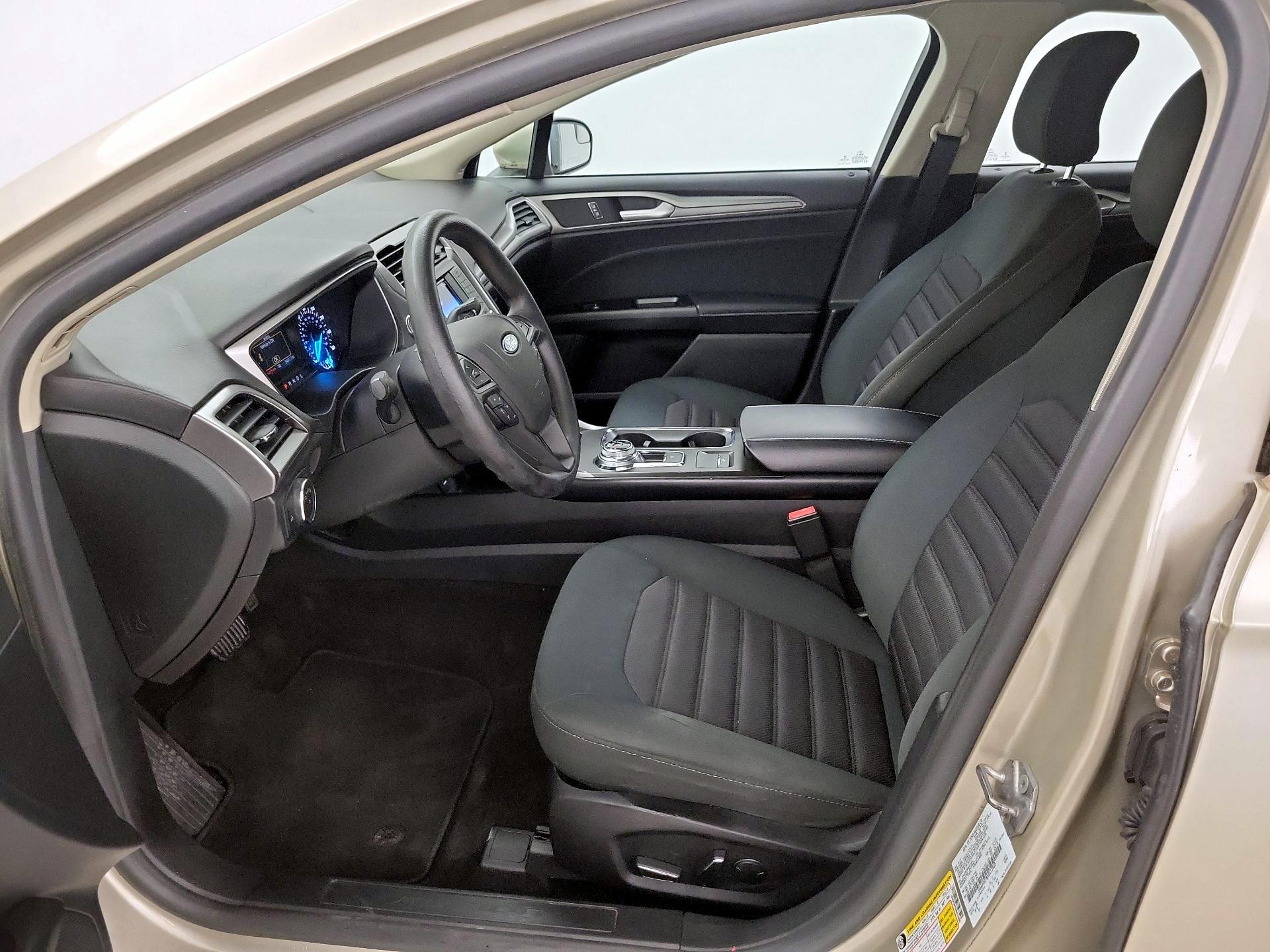 Thumbnail: 2017 Ford Fusion - 11