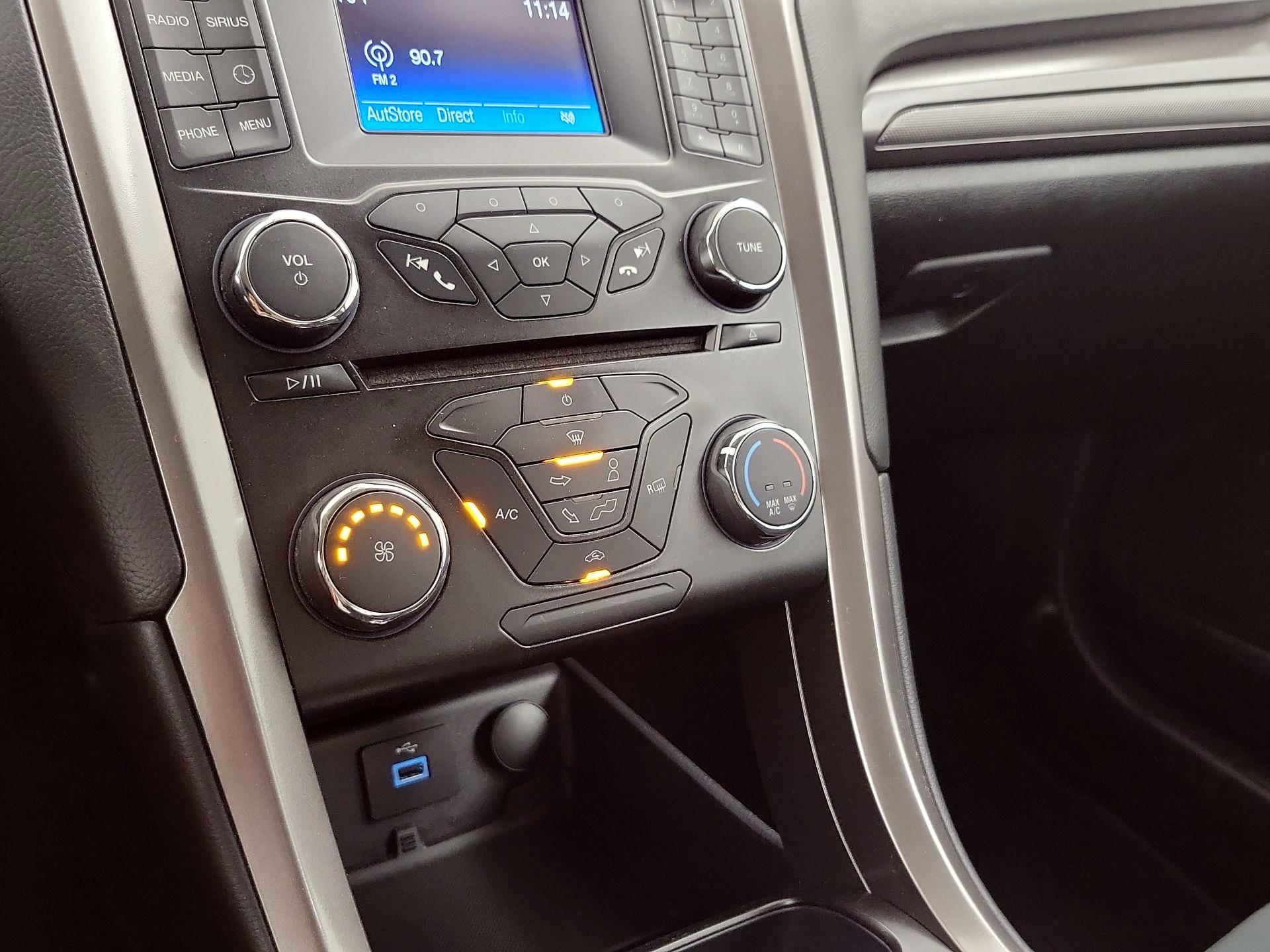 Thumbnail: 2017 Ford Fusion - 16