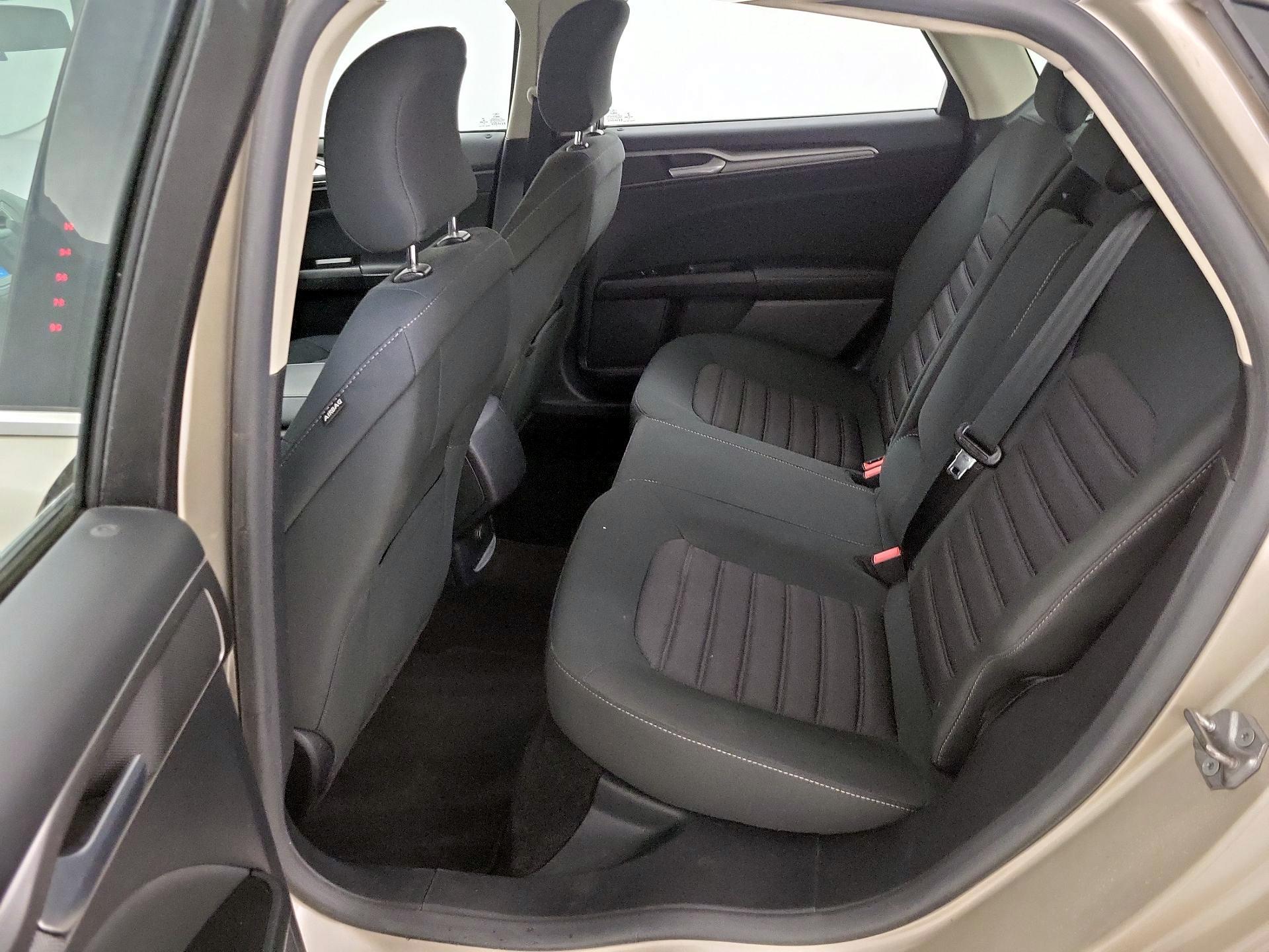 Thumbnail: 2017 Ford Fusion - 19