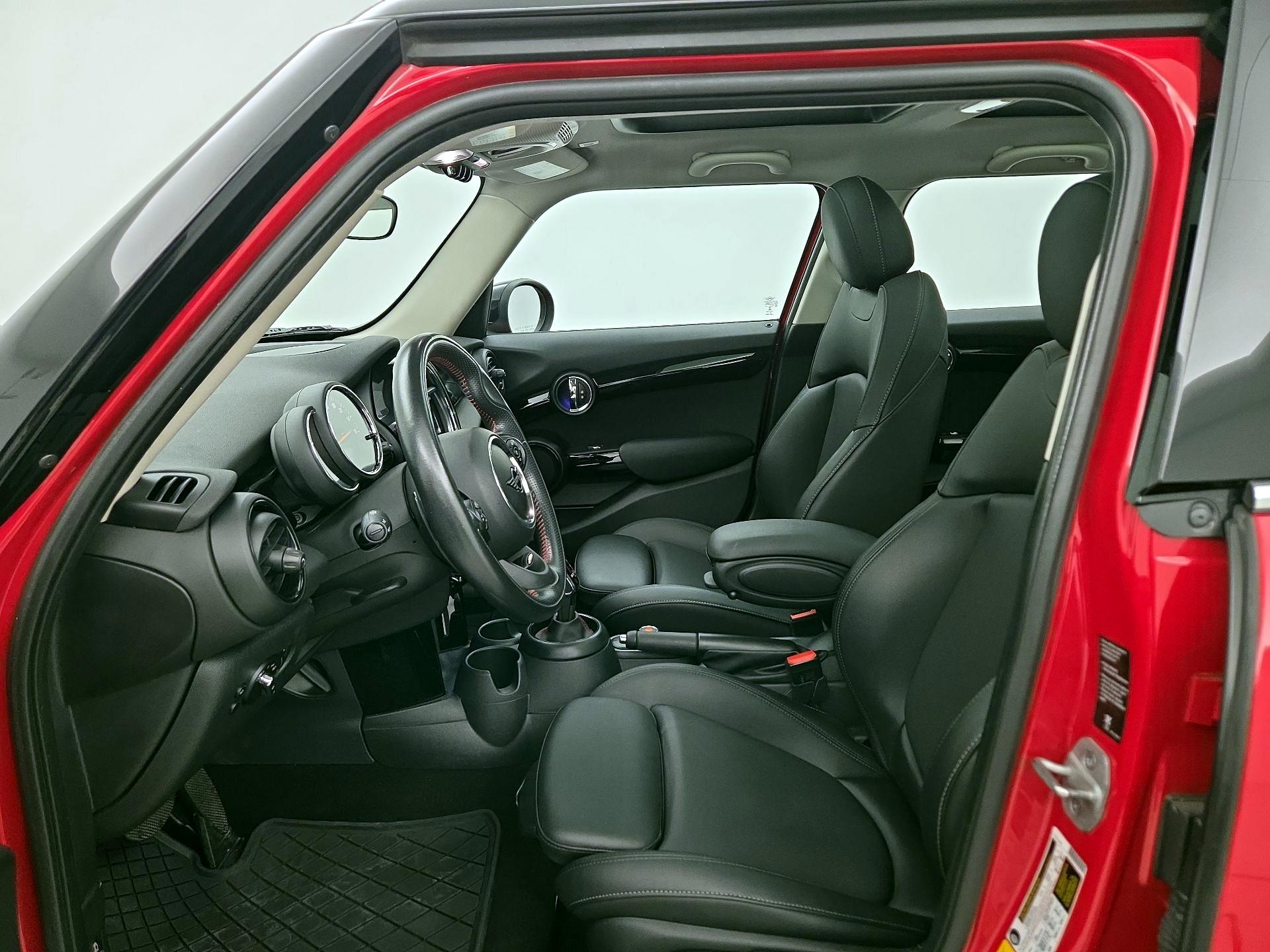 Thumbnail: 2021 MINI Cooper Hardtop - 11