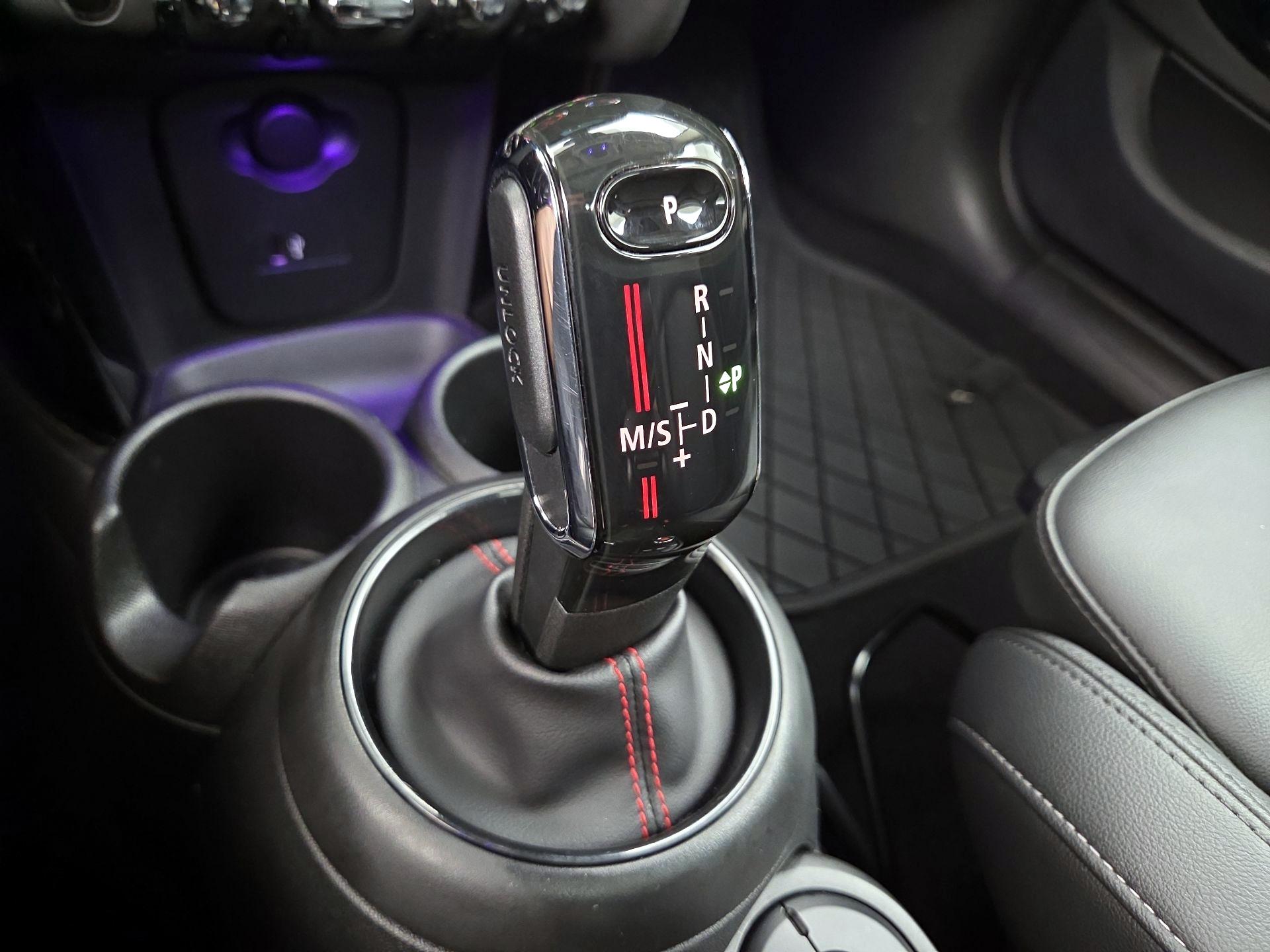 Thumbnail: 2021 MINI Cooper Hardtop - 17