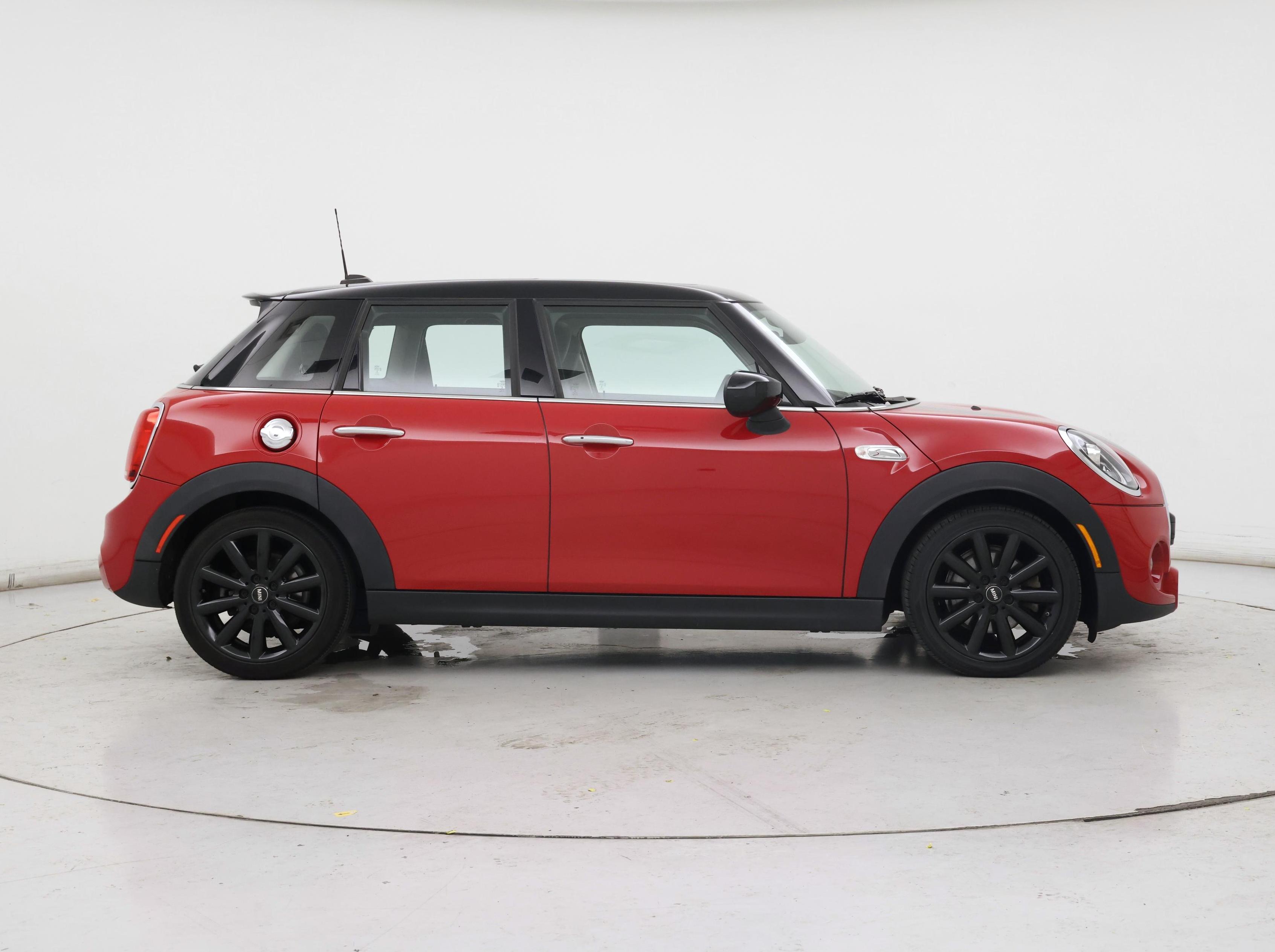 Thumbnail: 2021 MINI Cooper Hardtop - 7