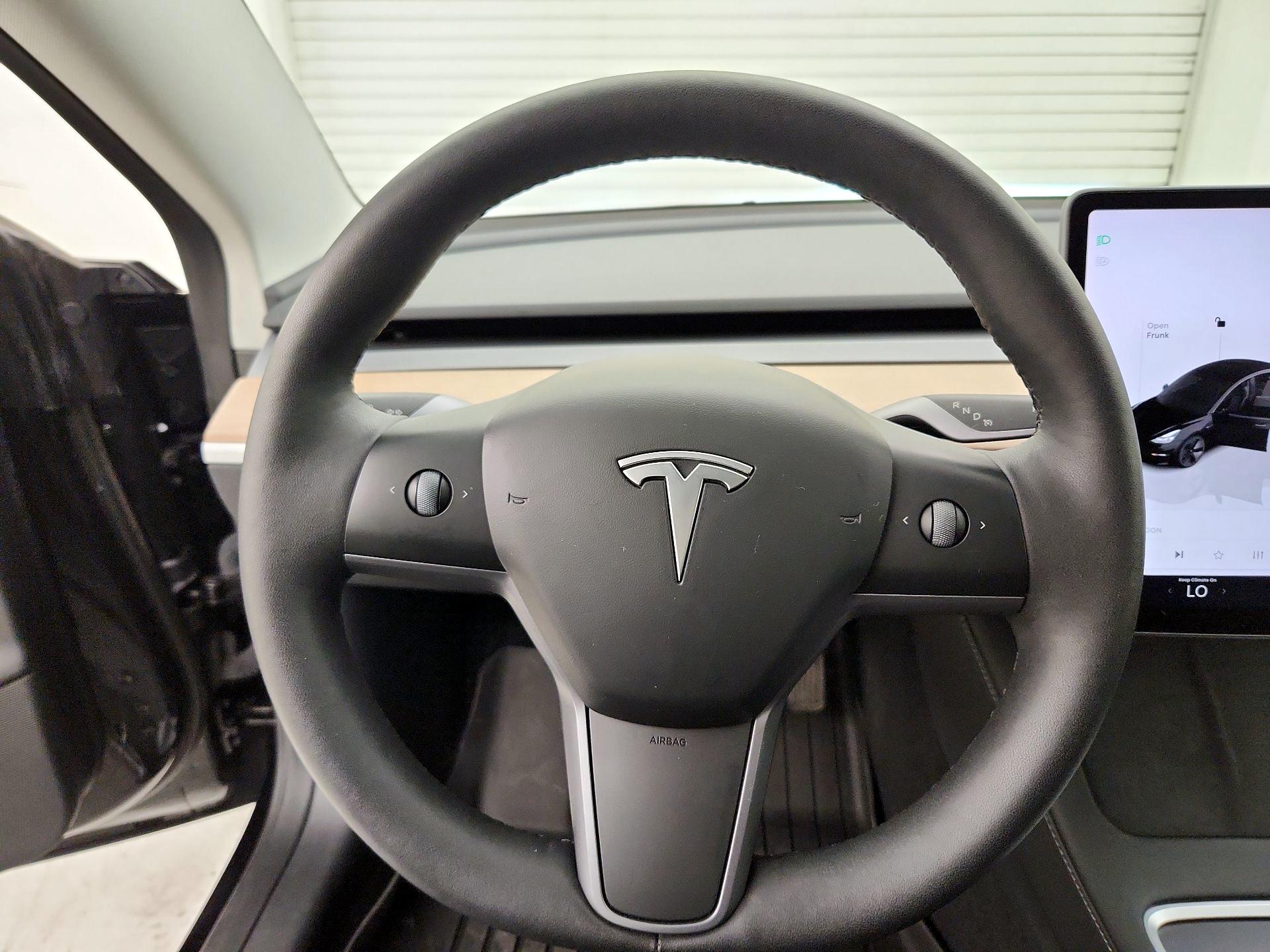 Thumbnail: 2023 Tesla Model 3 - 10