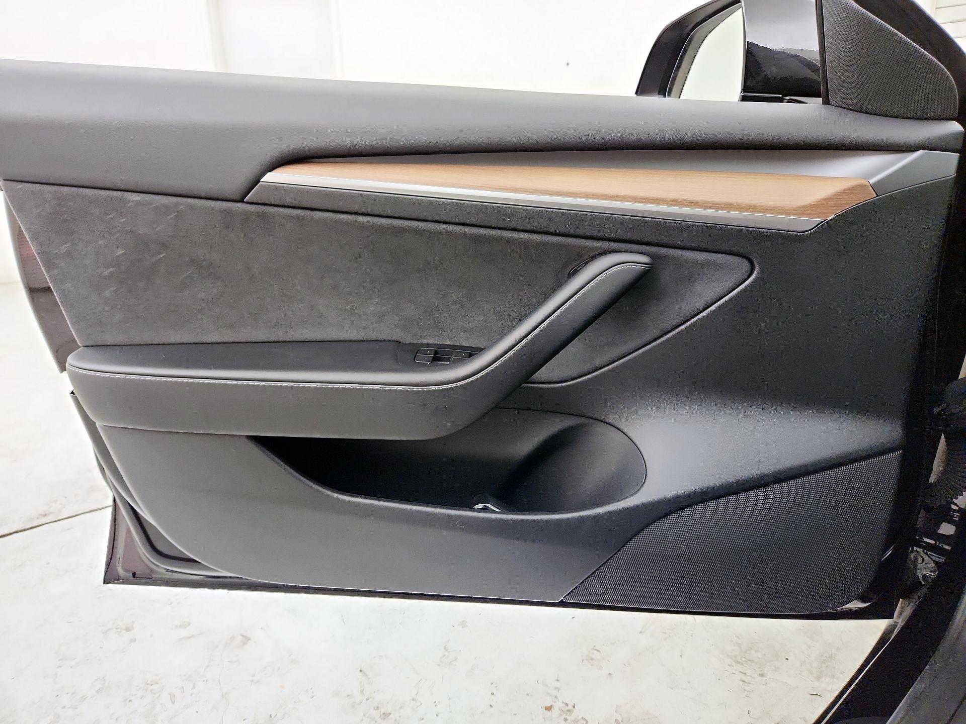 Thumbnail: 2023 Tesla Model 3 - 12
