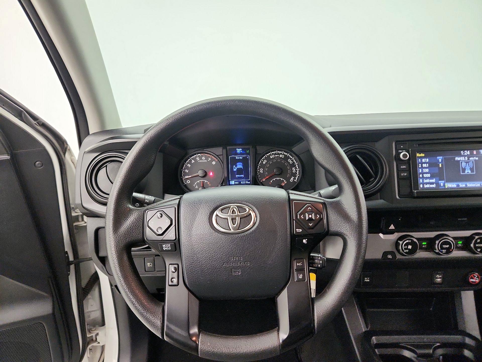 Thumbnail: 2018 Toyota Tacoma - 10