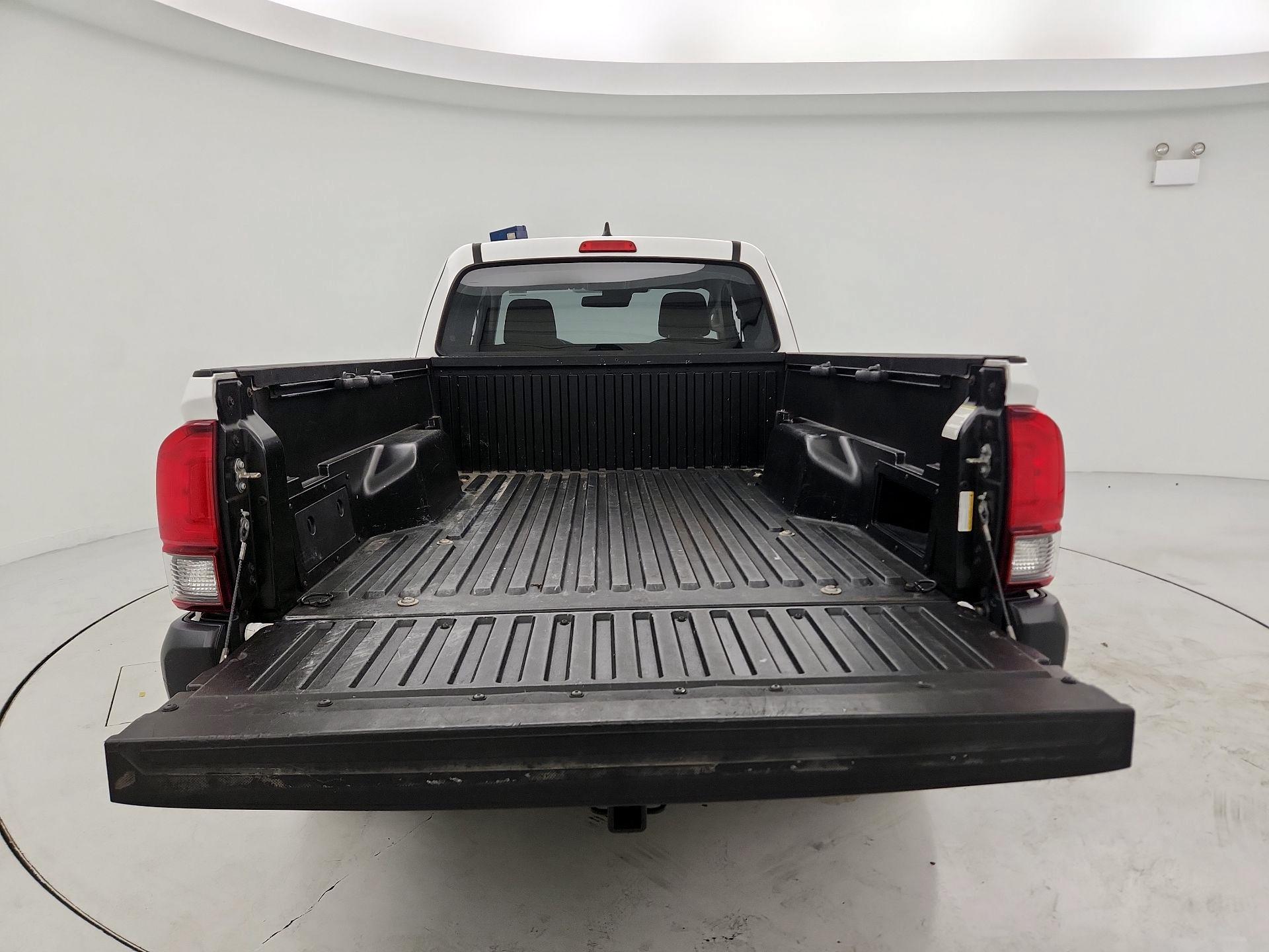 Thumbnail: 2018 Toyota Tacoma - 20