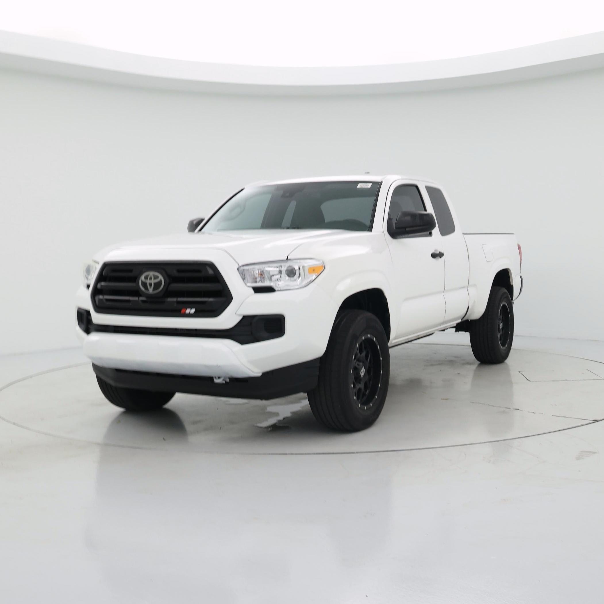 Thumbnail: 2018 Toyota Tacoma - 4