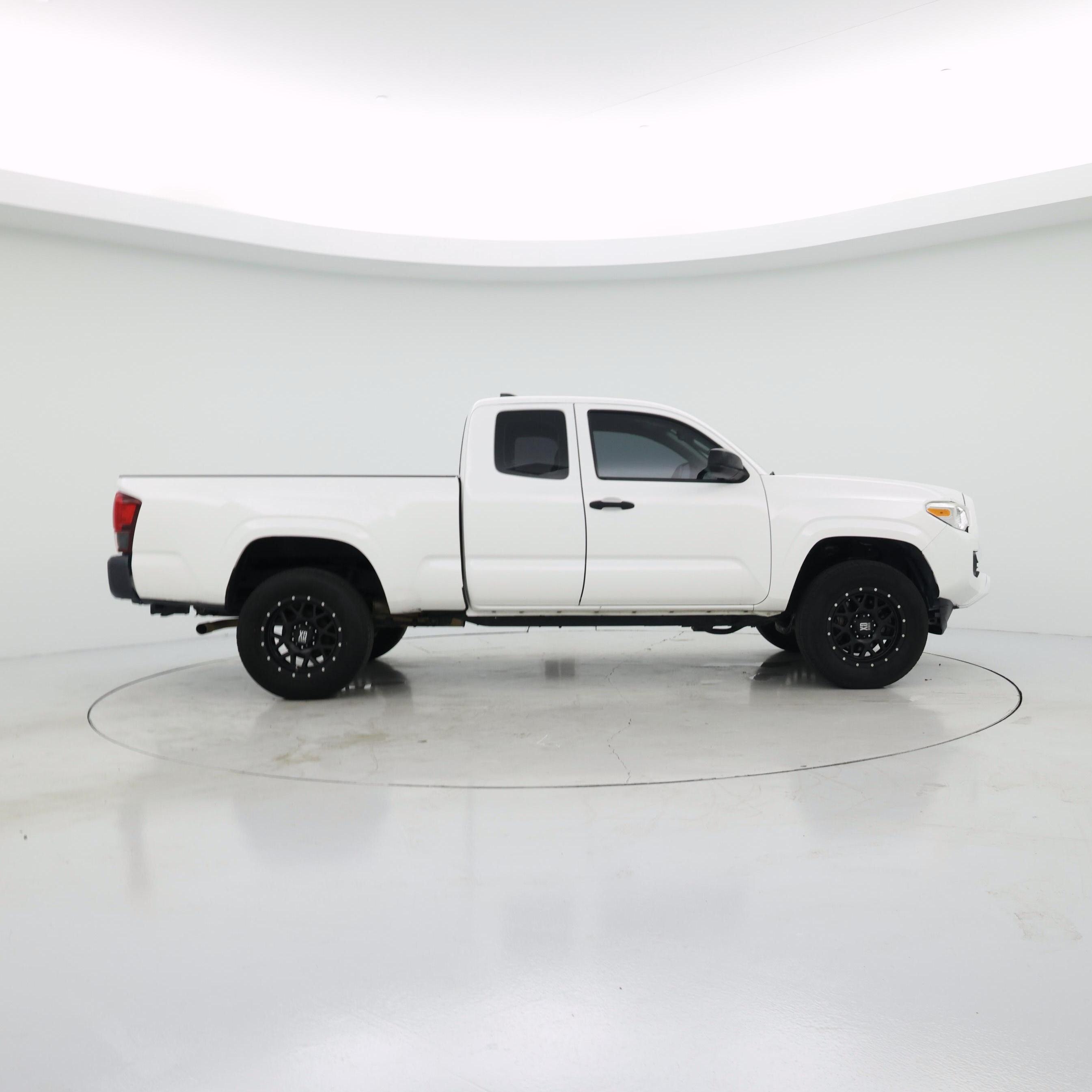 Thumbnail: 2018 Toyota Tacoma - 7