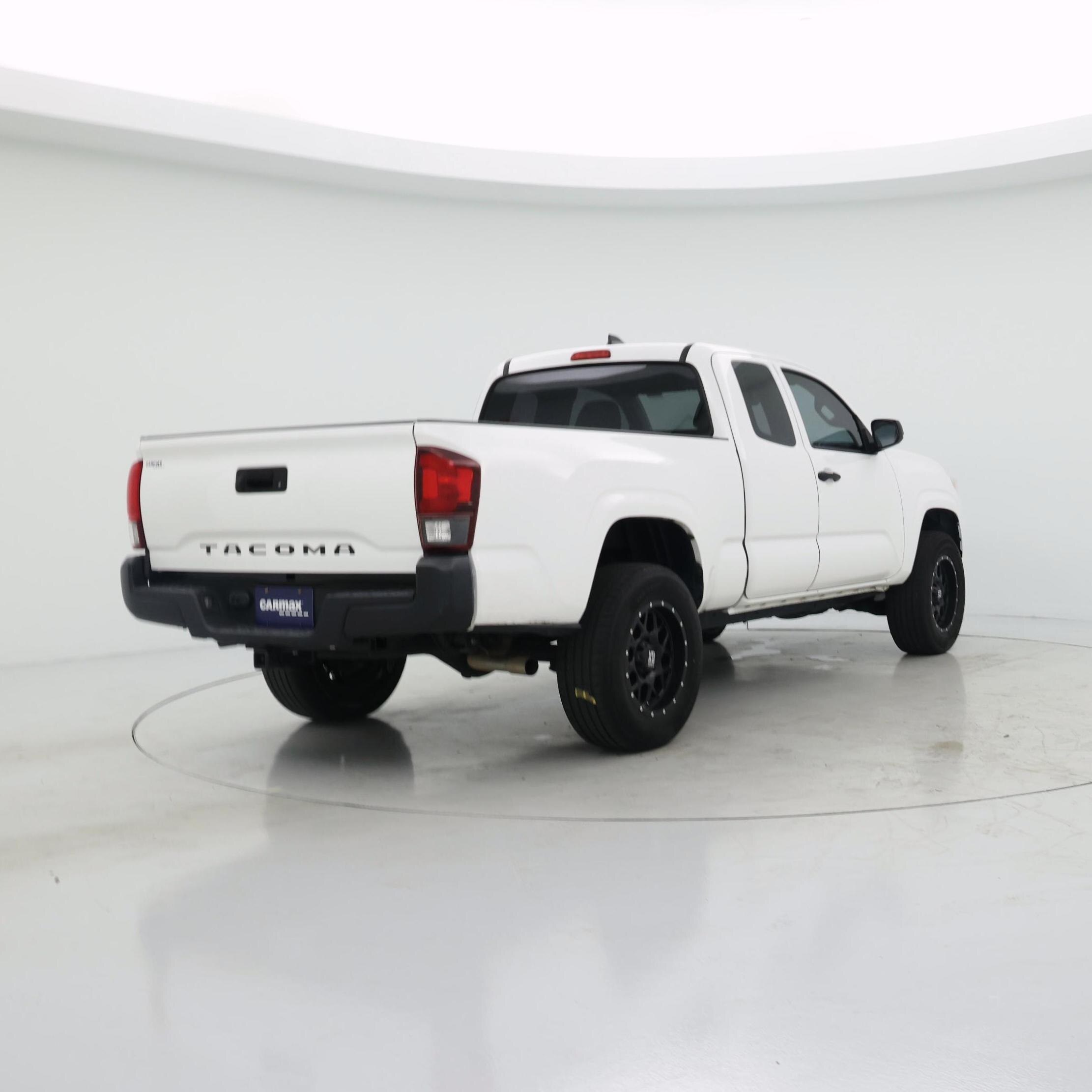 Thumbnail: 2018 Toyota Tacoma - 8