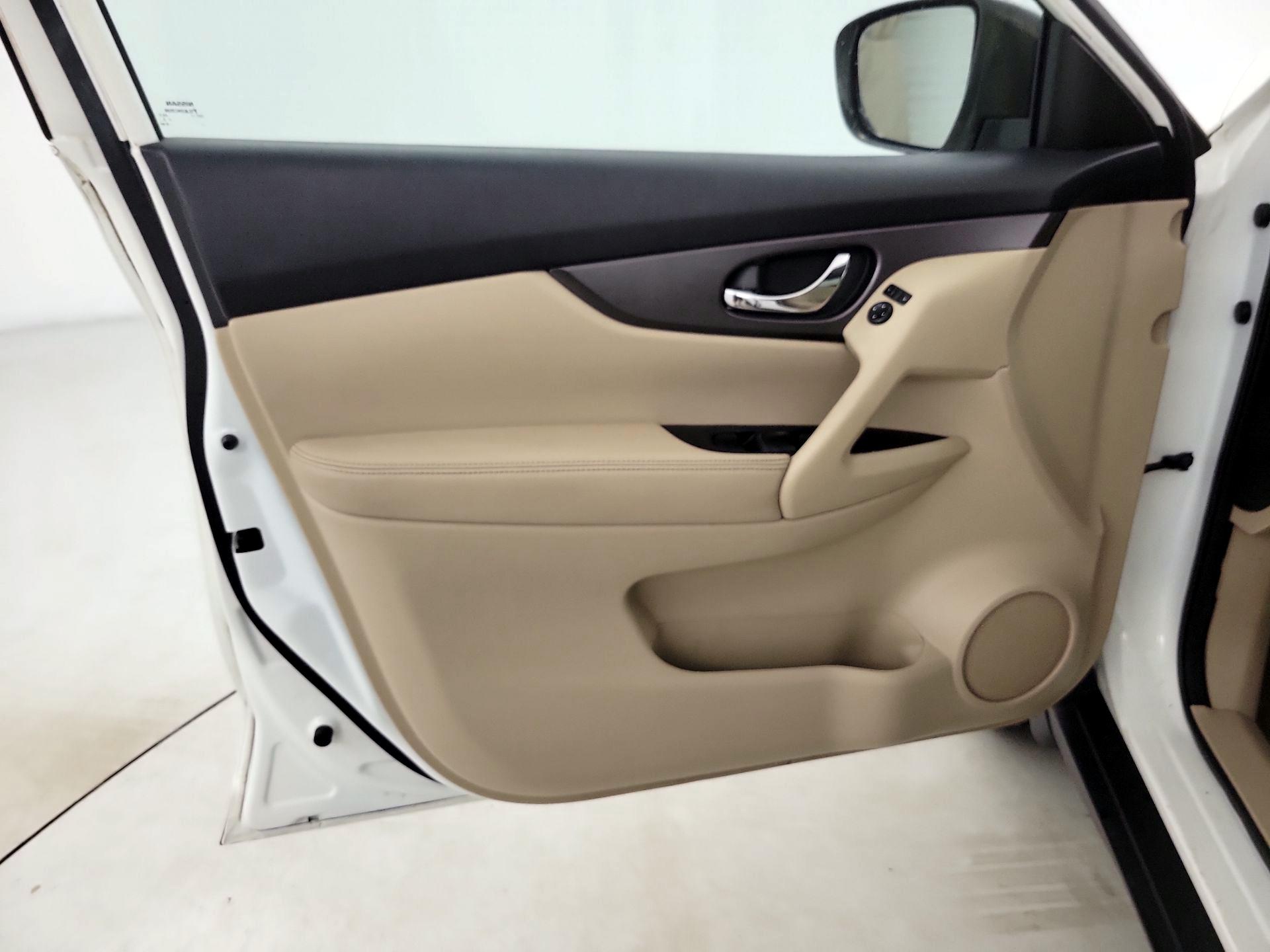 Thumbnail: 2014 Nissan Rogue - 12