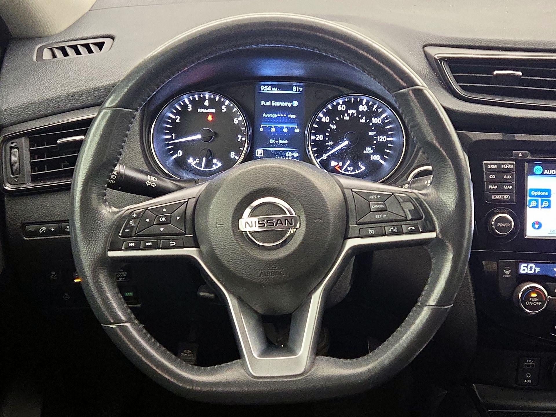 Thumbnail: 2017 Nissan Rogue - 10