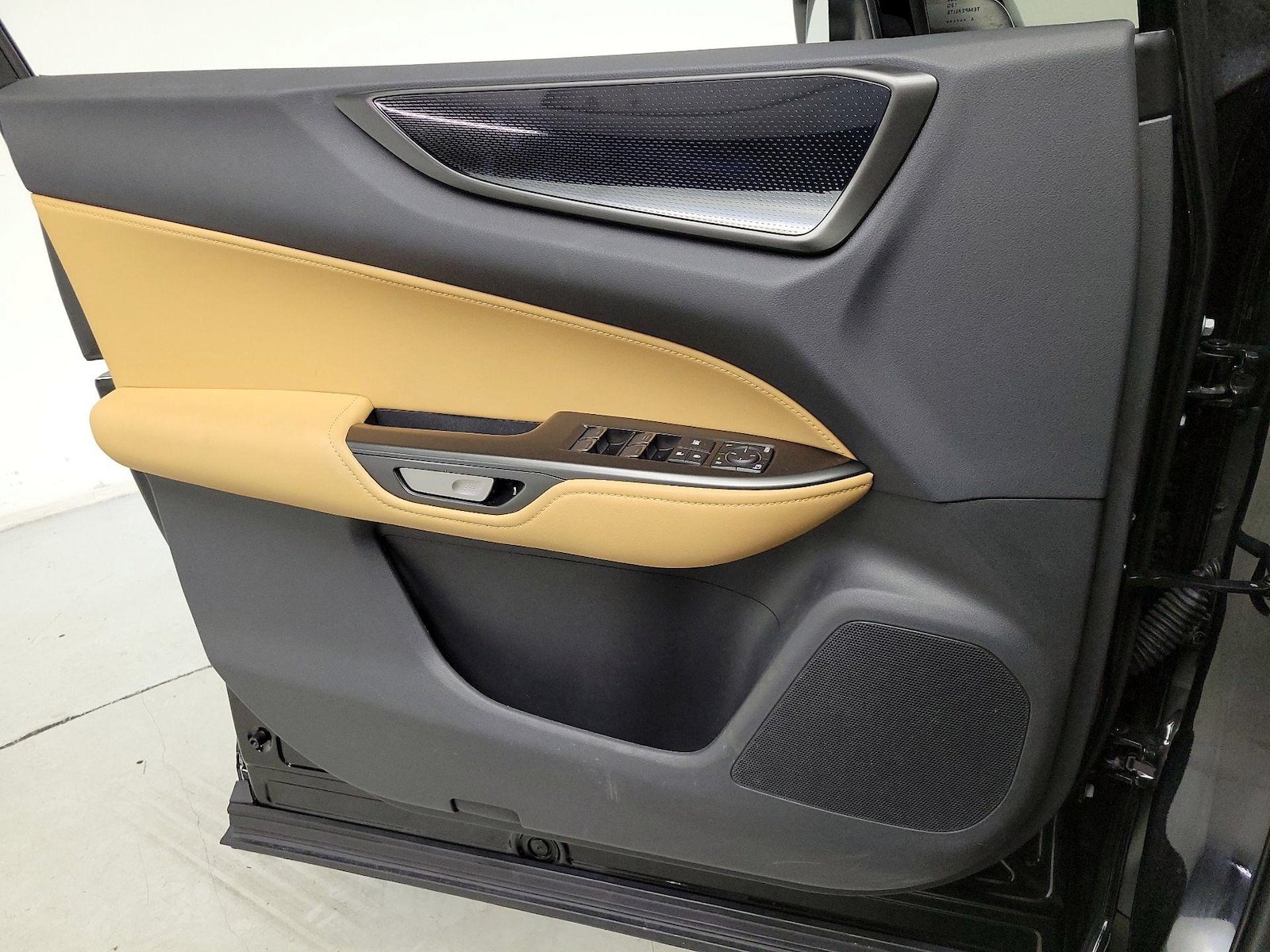 2025 Lexus NX 250 - Photo 13