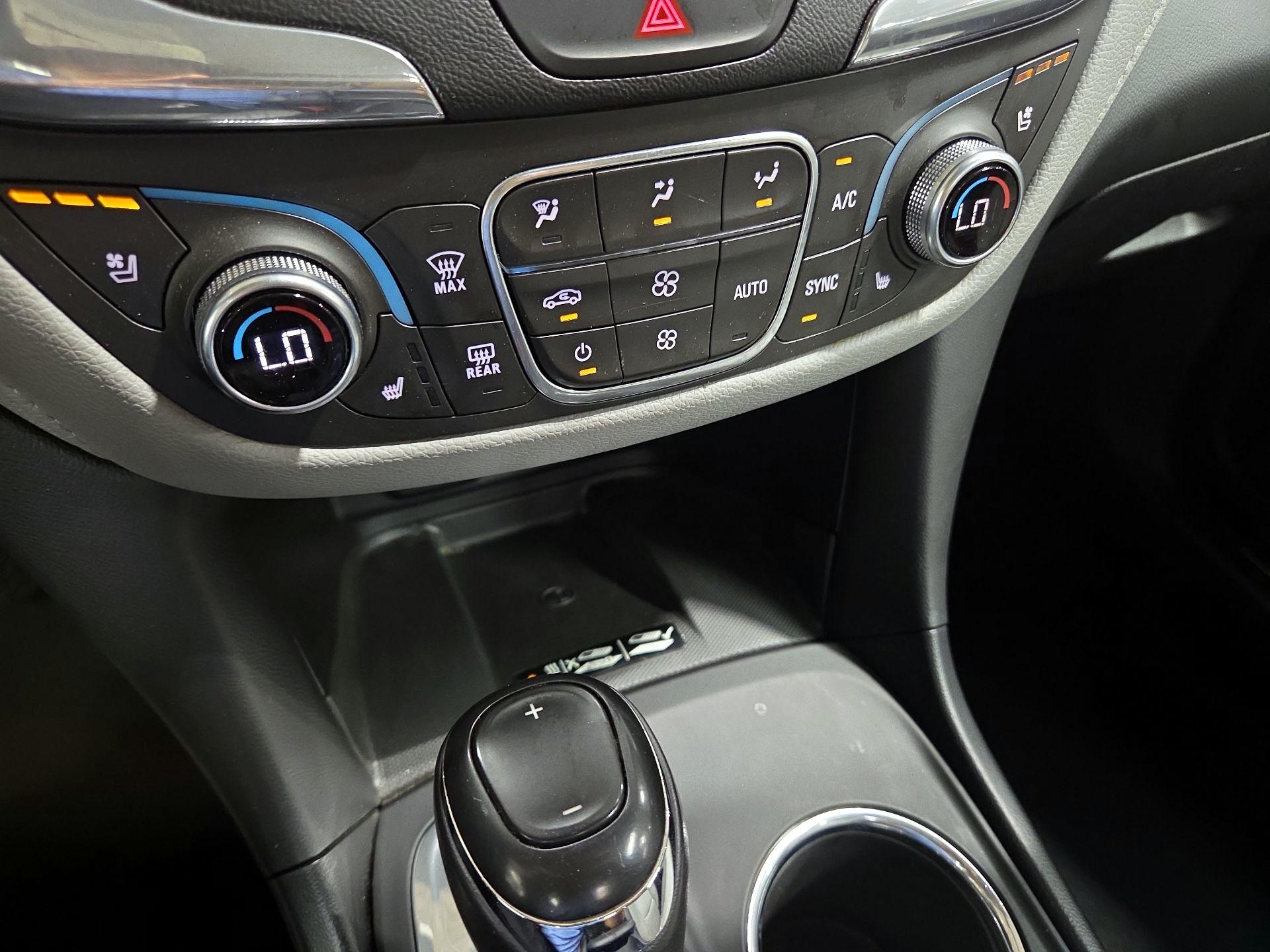 Thumbnail: 2018 Chevrolet Equinox - 17