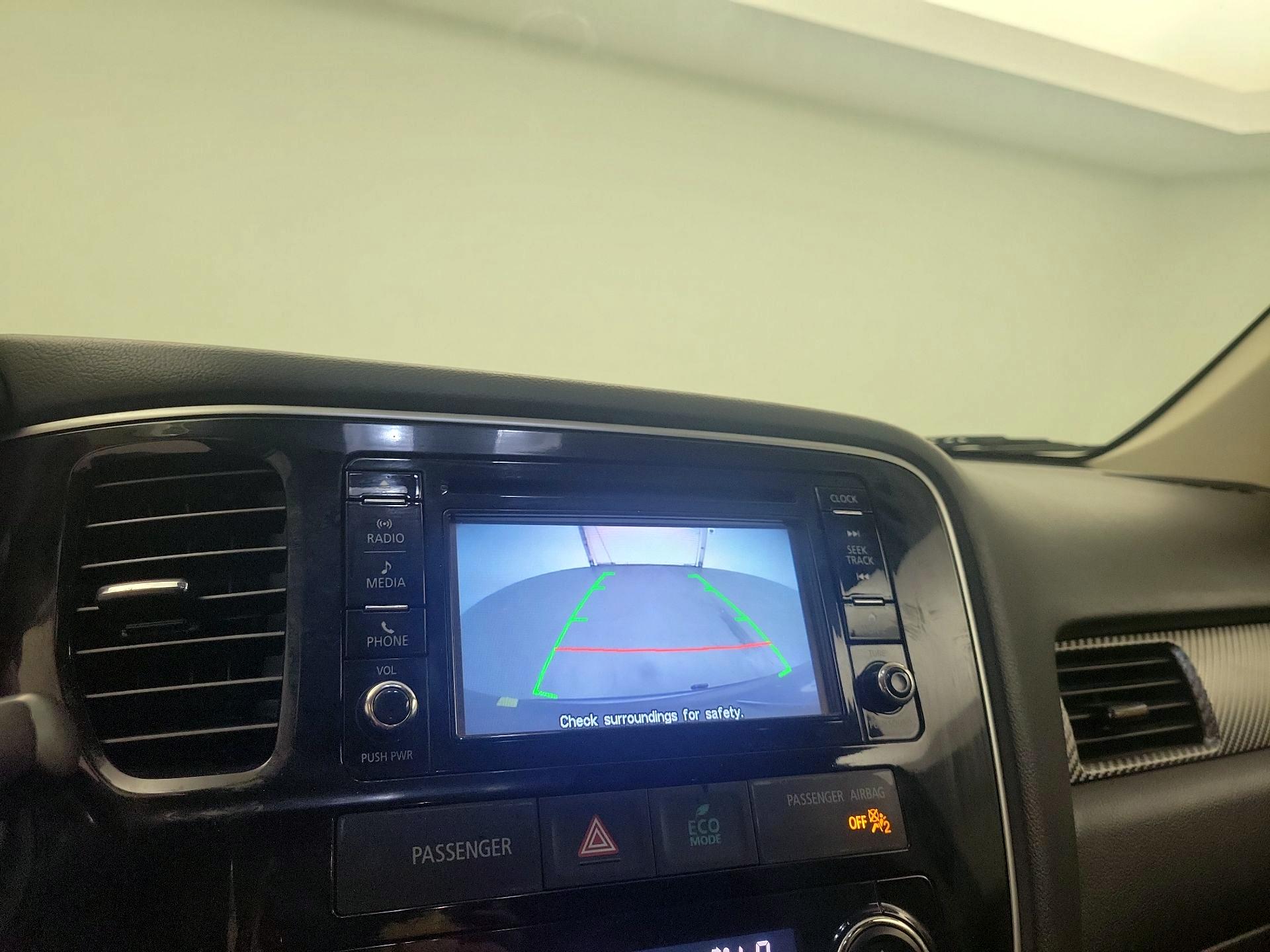 Thumbnail: 2016 Mitsubishi Outlander - 14