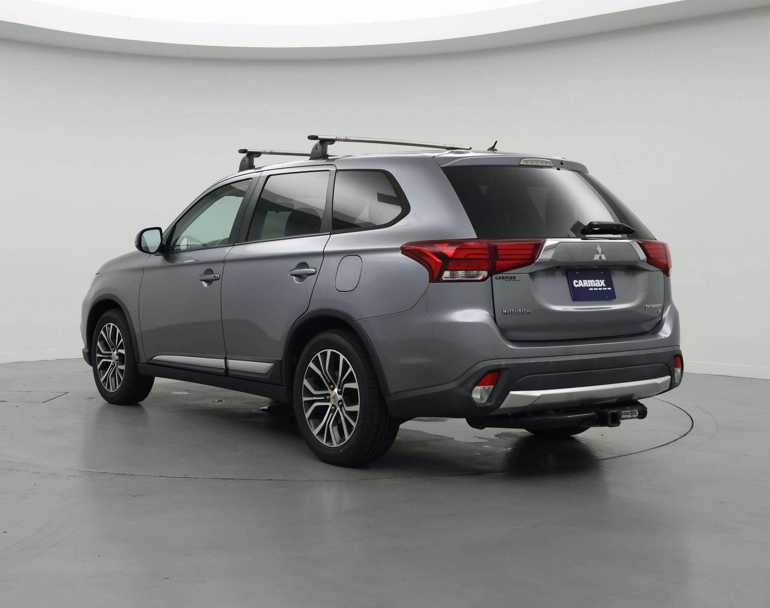 Thumbnail: 2016 Mitsubishi Outlander - 2