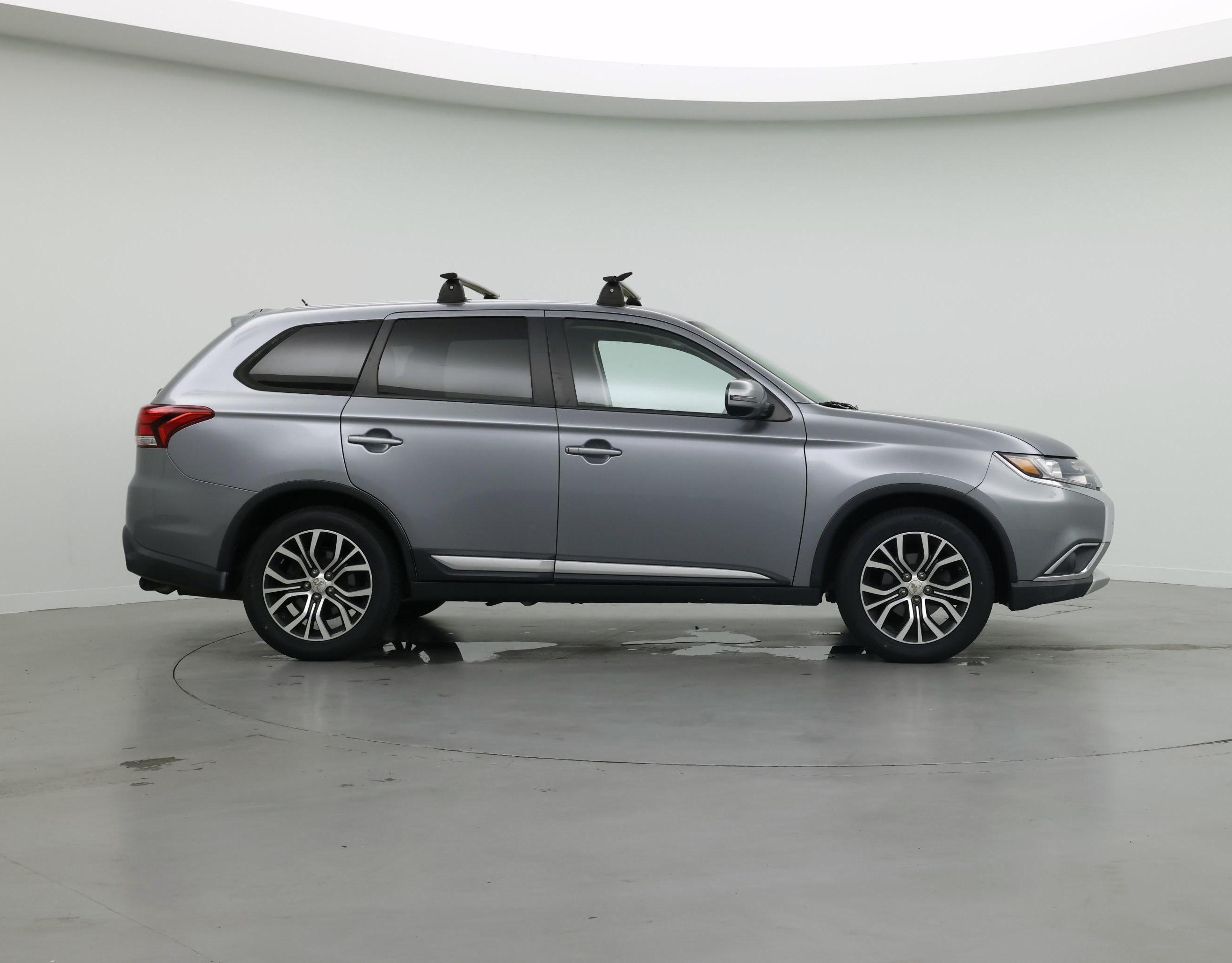 Thumbnail: 2016 Mitsubishi Outlander - 7