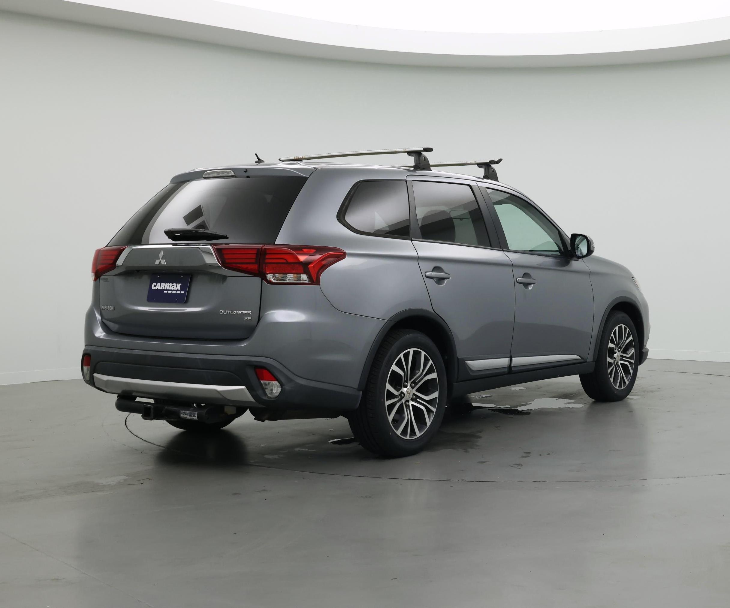 Thumbnail: 2016 Mitsubishi Outlander - 8