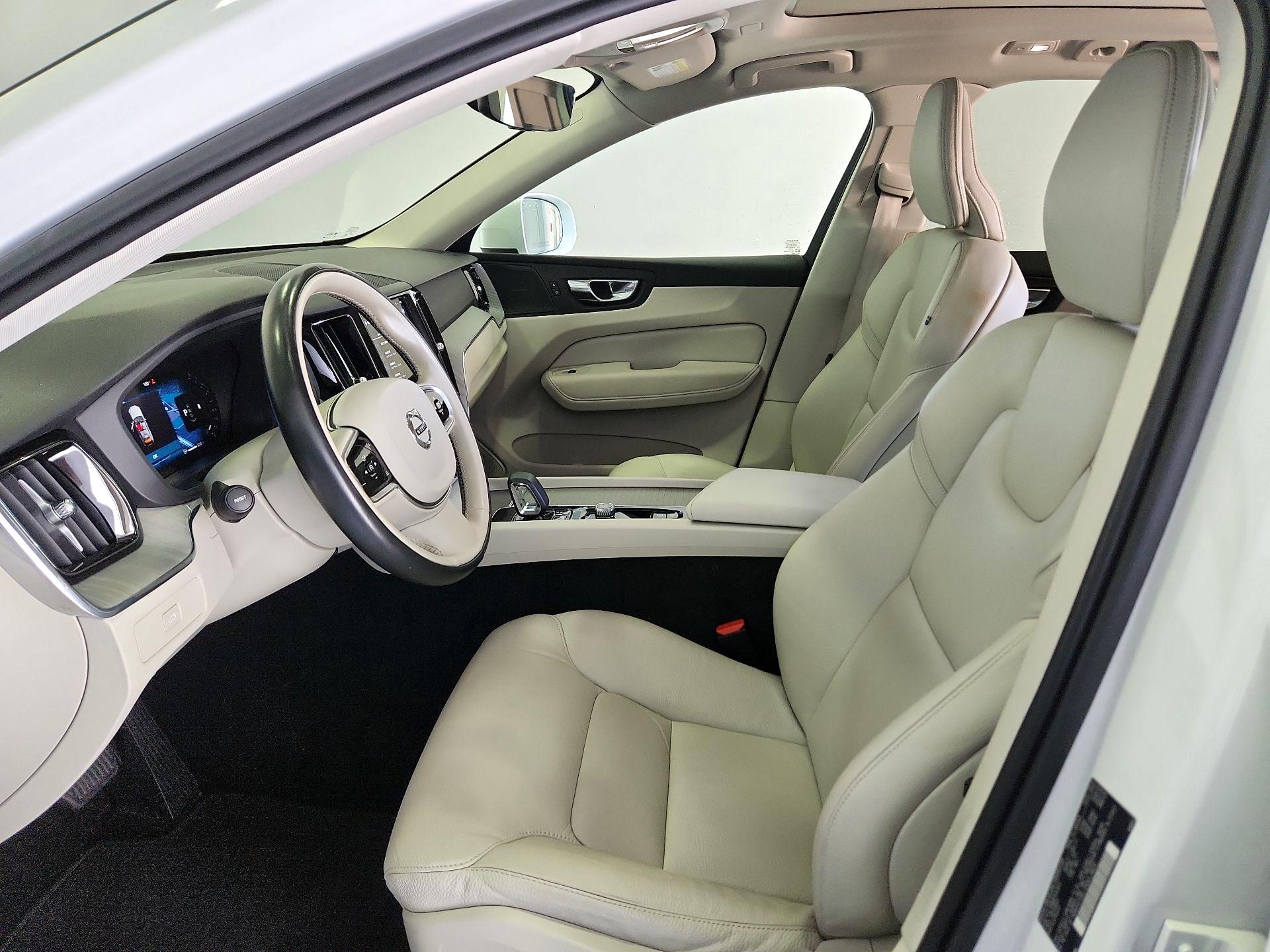 Thumbnail: 2023 Volvo XC60 - 11
