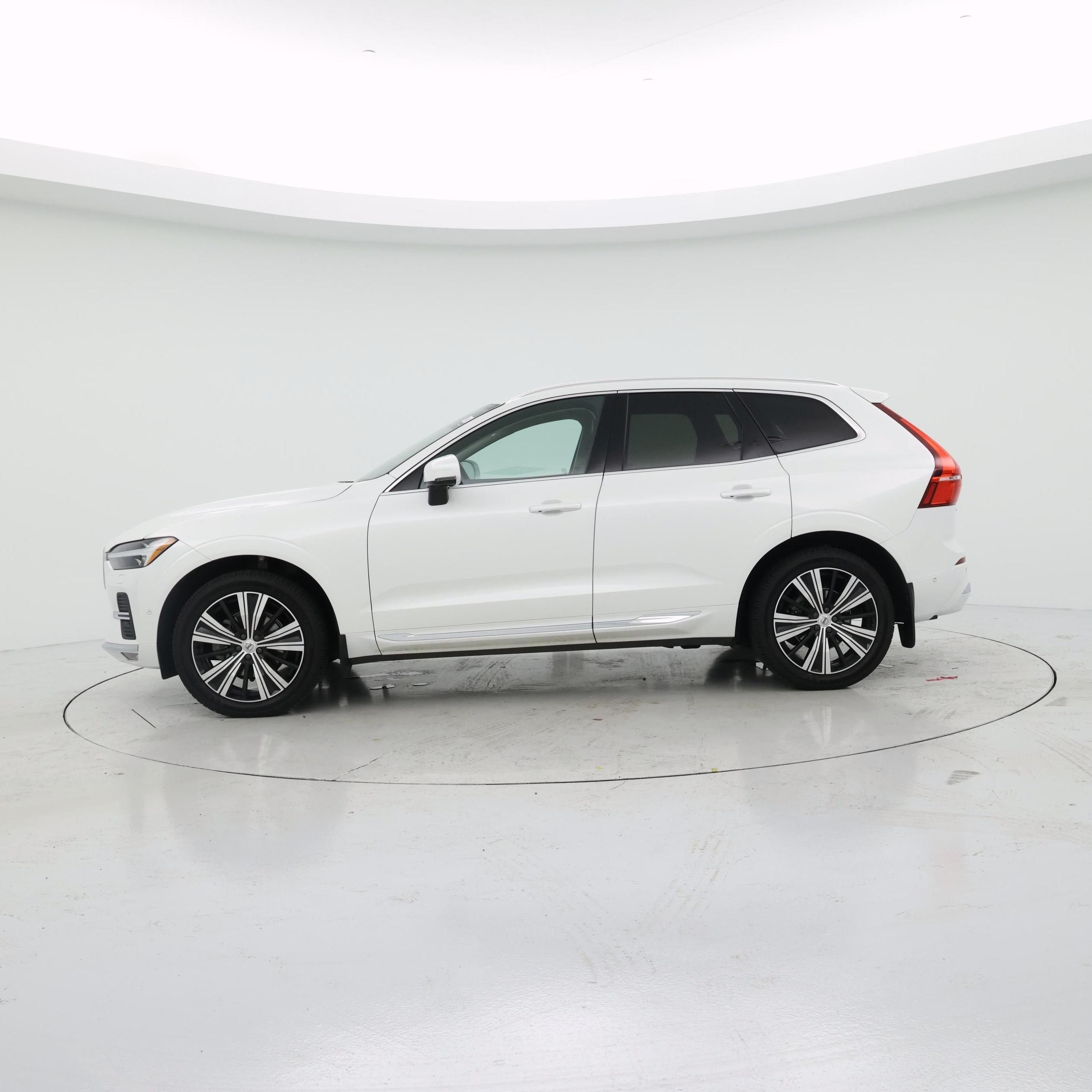 Thumbnail: 2023 Volvo XC60 - 3