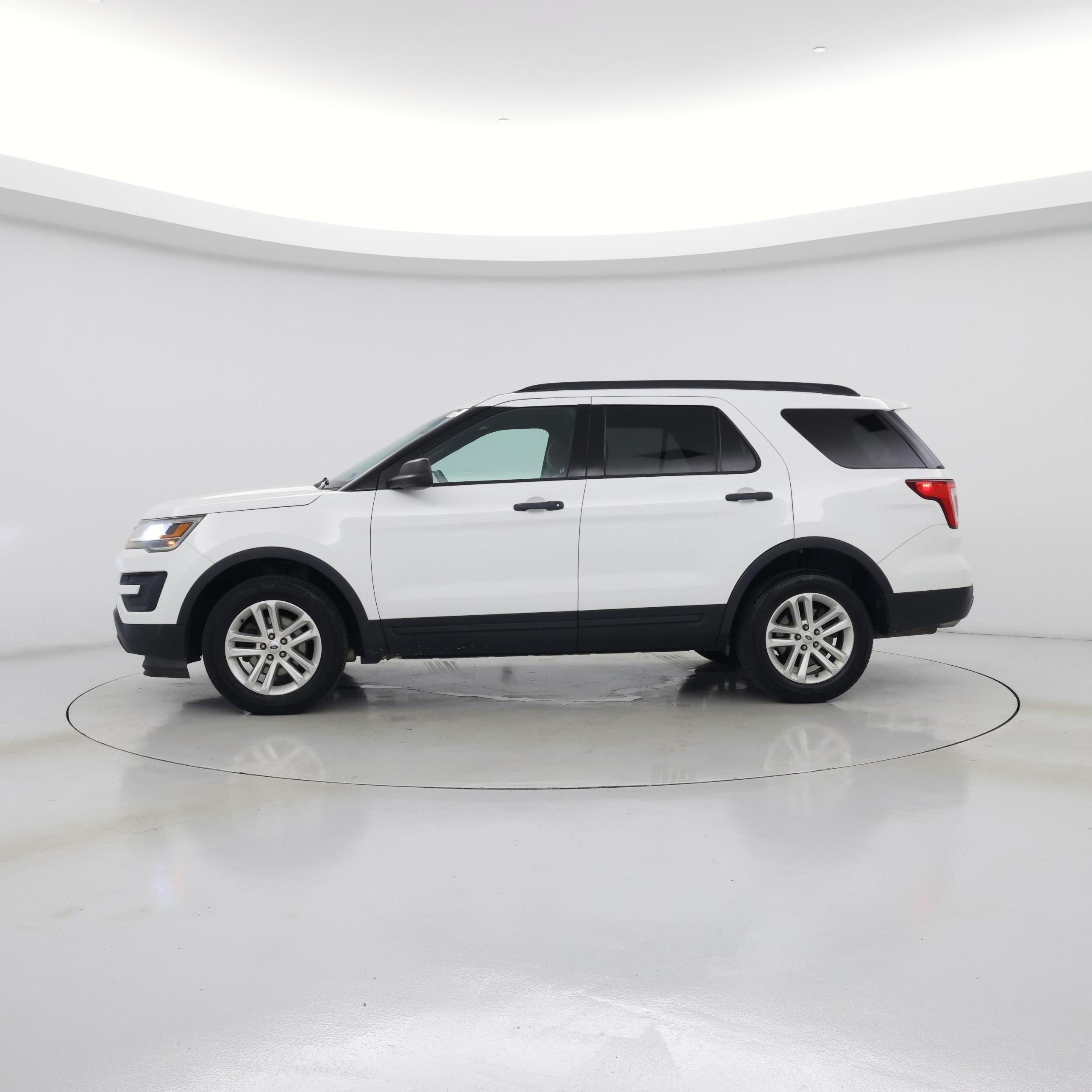 Thumbnail: 2017 Ford Explorer - 3