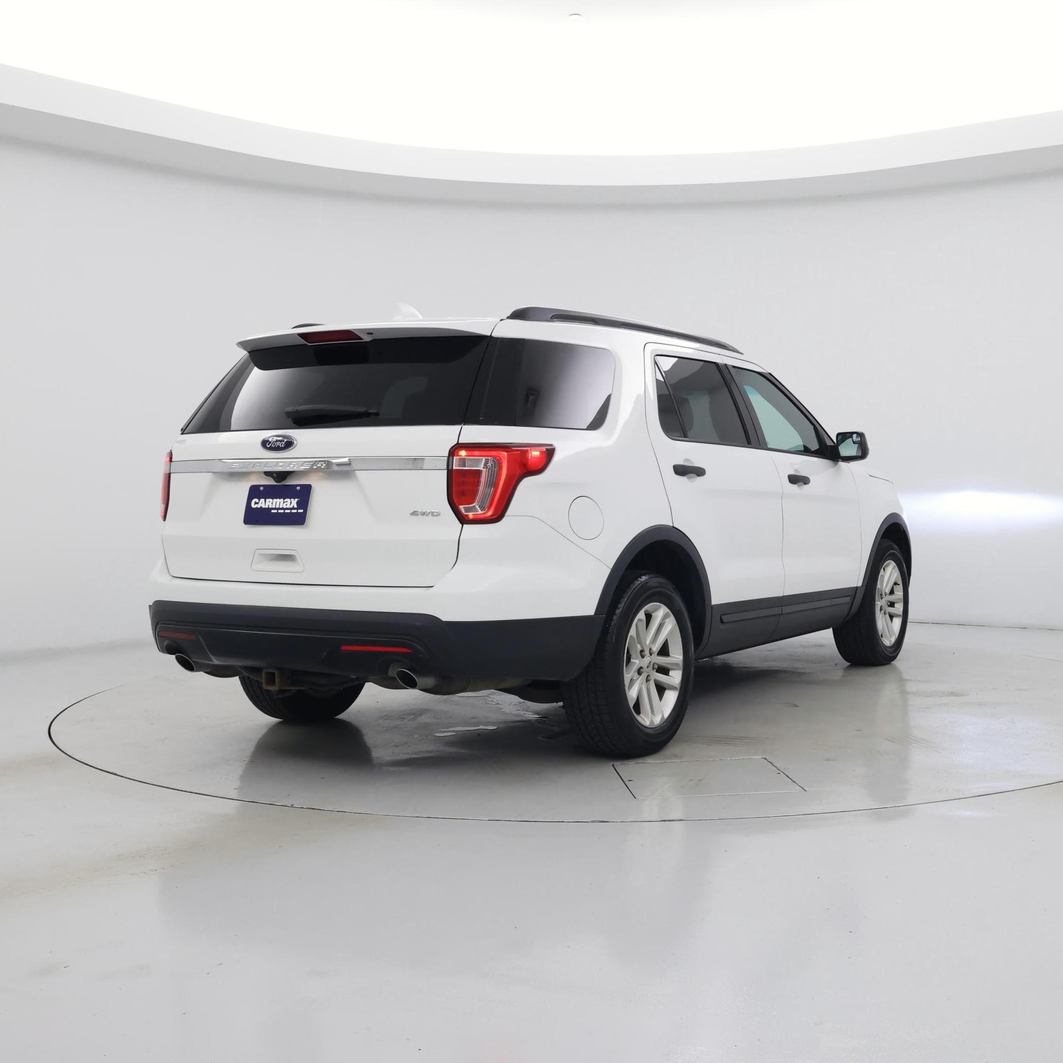 Thumbnail: 2017 Ford Explorer - 8