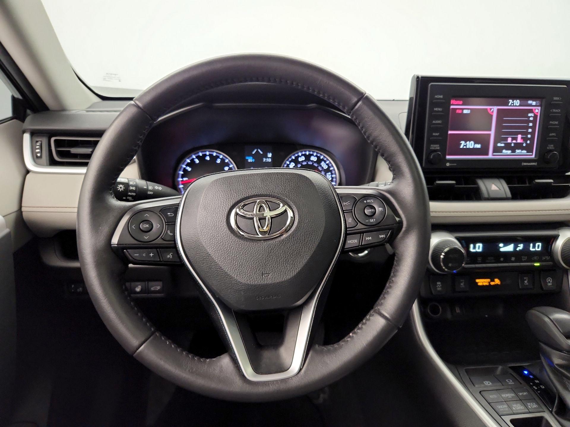 Thumbnail: 2021 Toyota RAV4 - 10