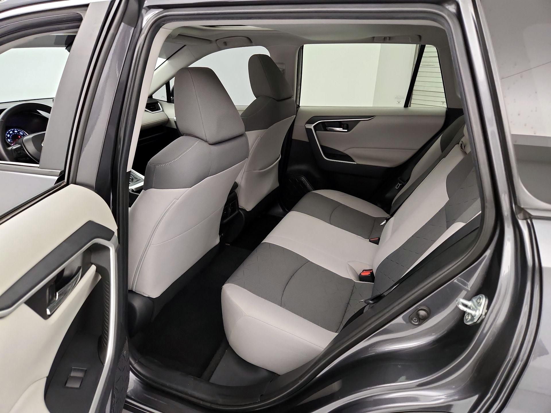 Thumbnail: 2021 Toyota RAV4 - 20