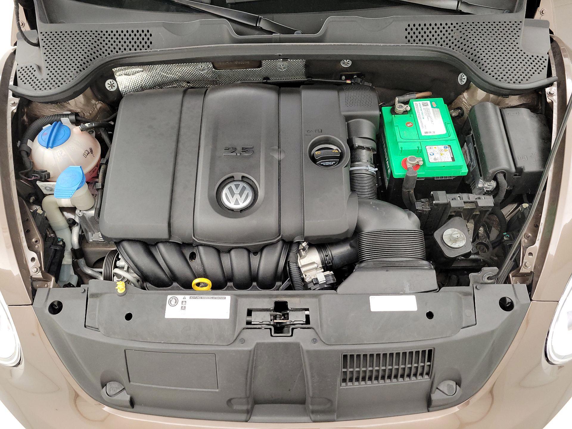 Thumbnail: 2014 Volkswagen Beetle - 17
