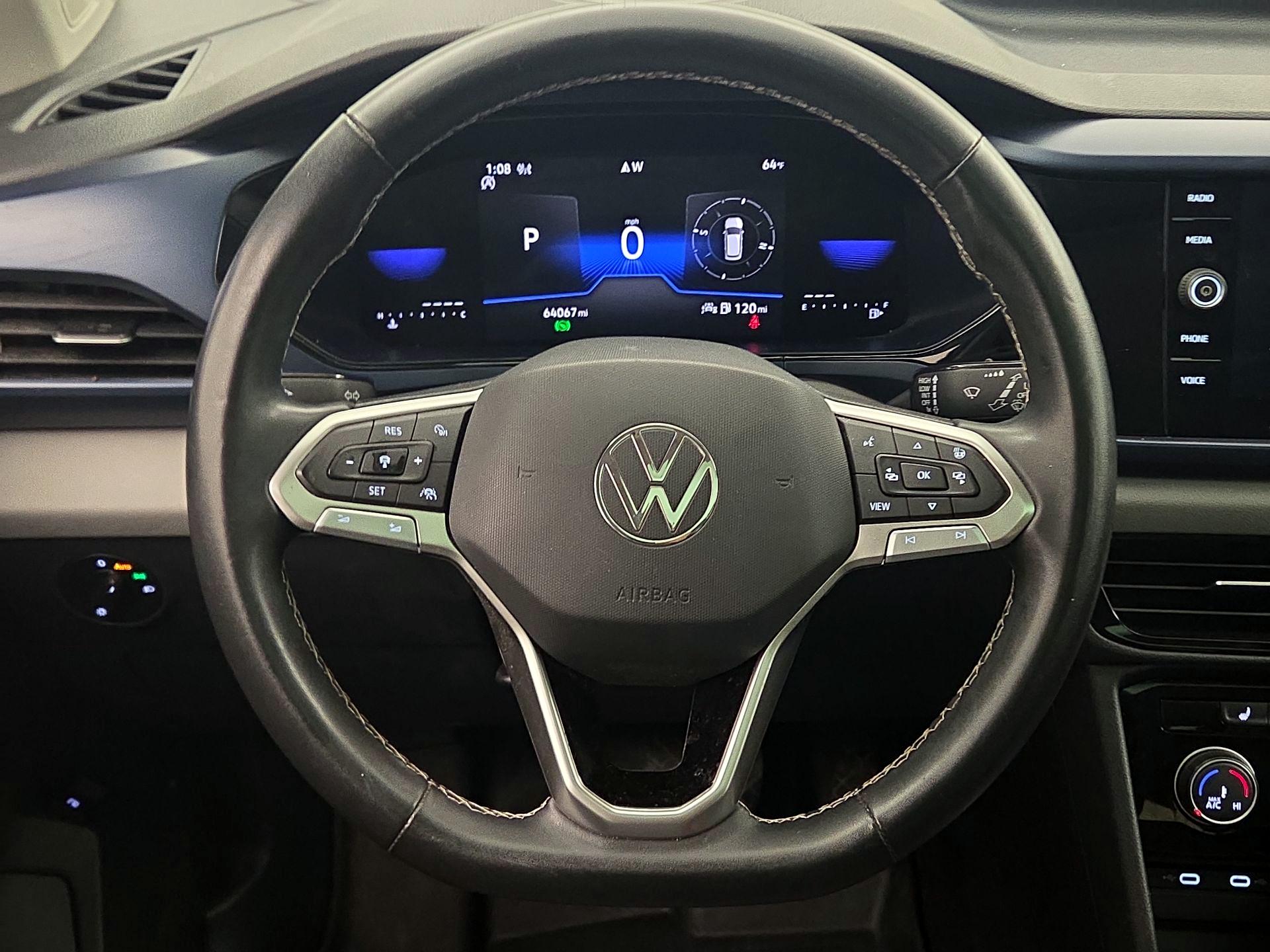 Thumbnail: 2023 Volkswagen Taos - 10