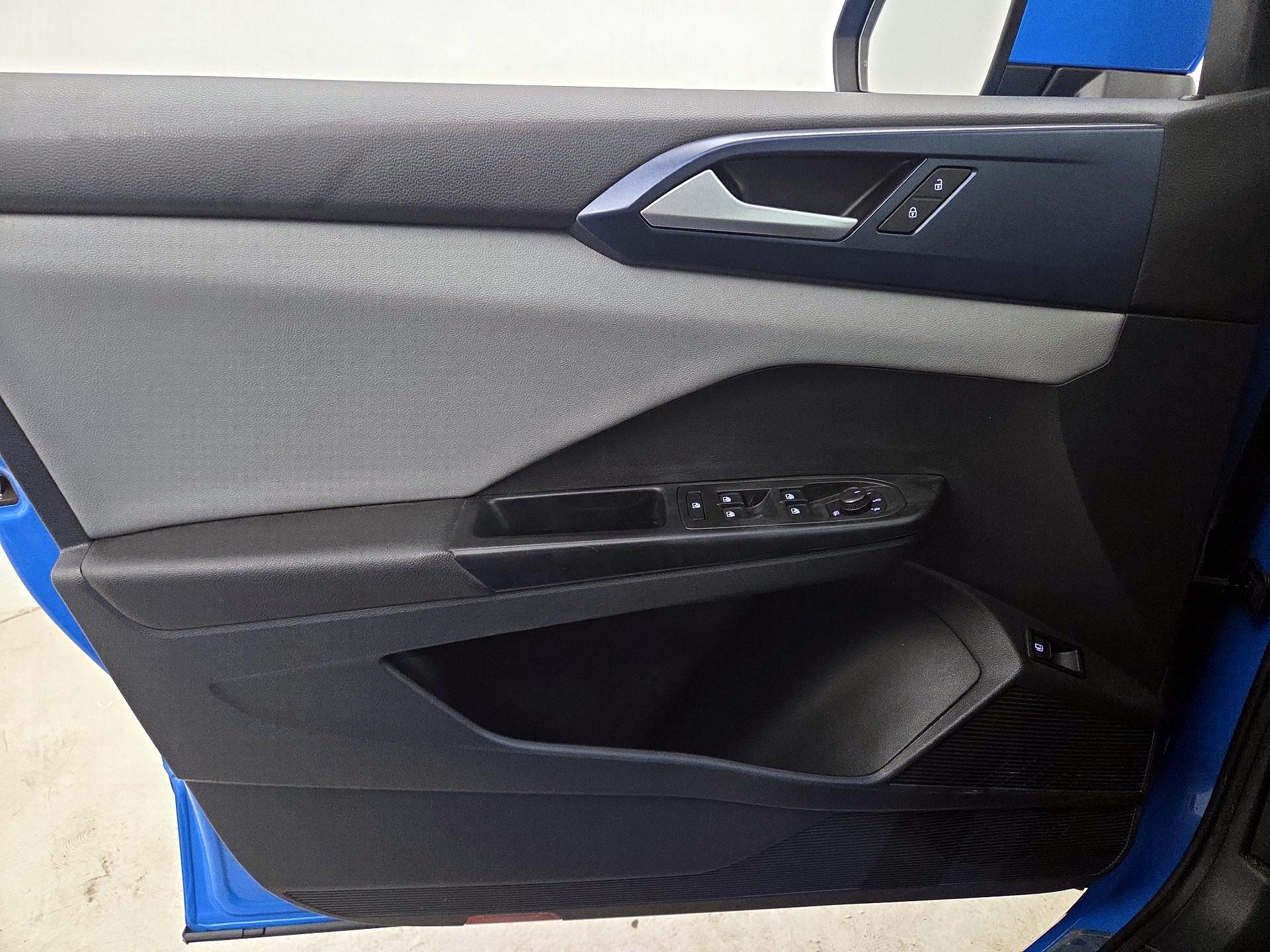 Thumbnail: 2023 Volkswagen Taos - 12
