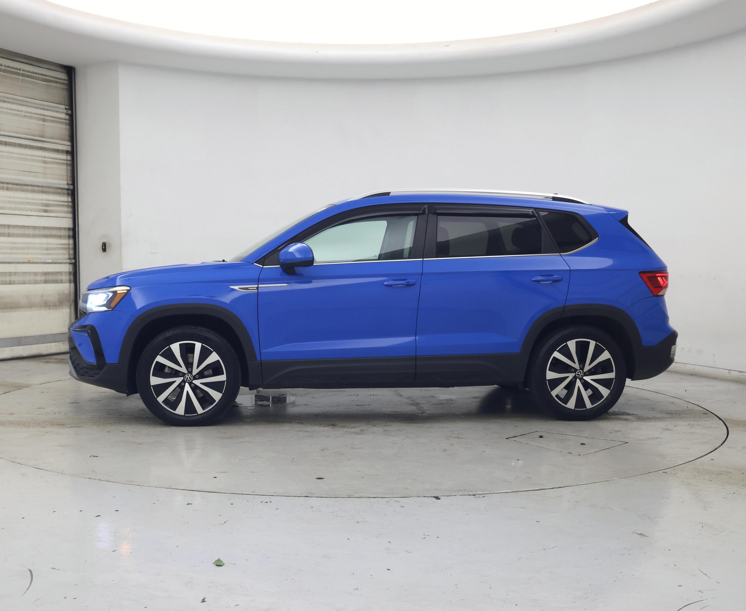 Thumbnail: 2023 Volkswagen Taos - 3