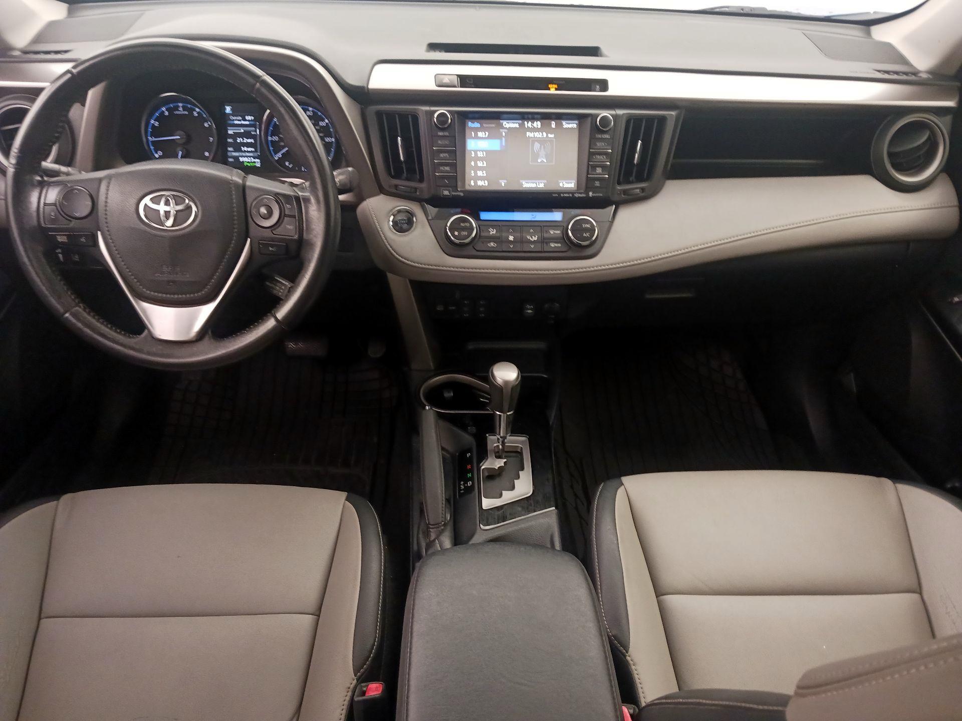 Thumbnail: 2016 Toyota RAV4 - 9