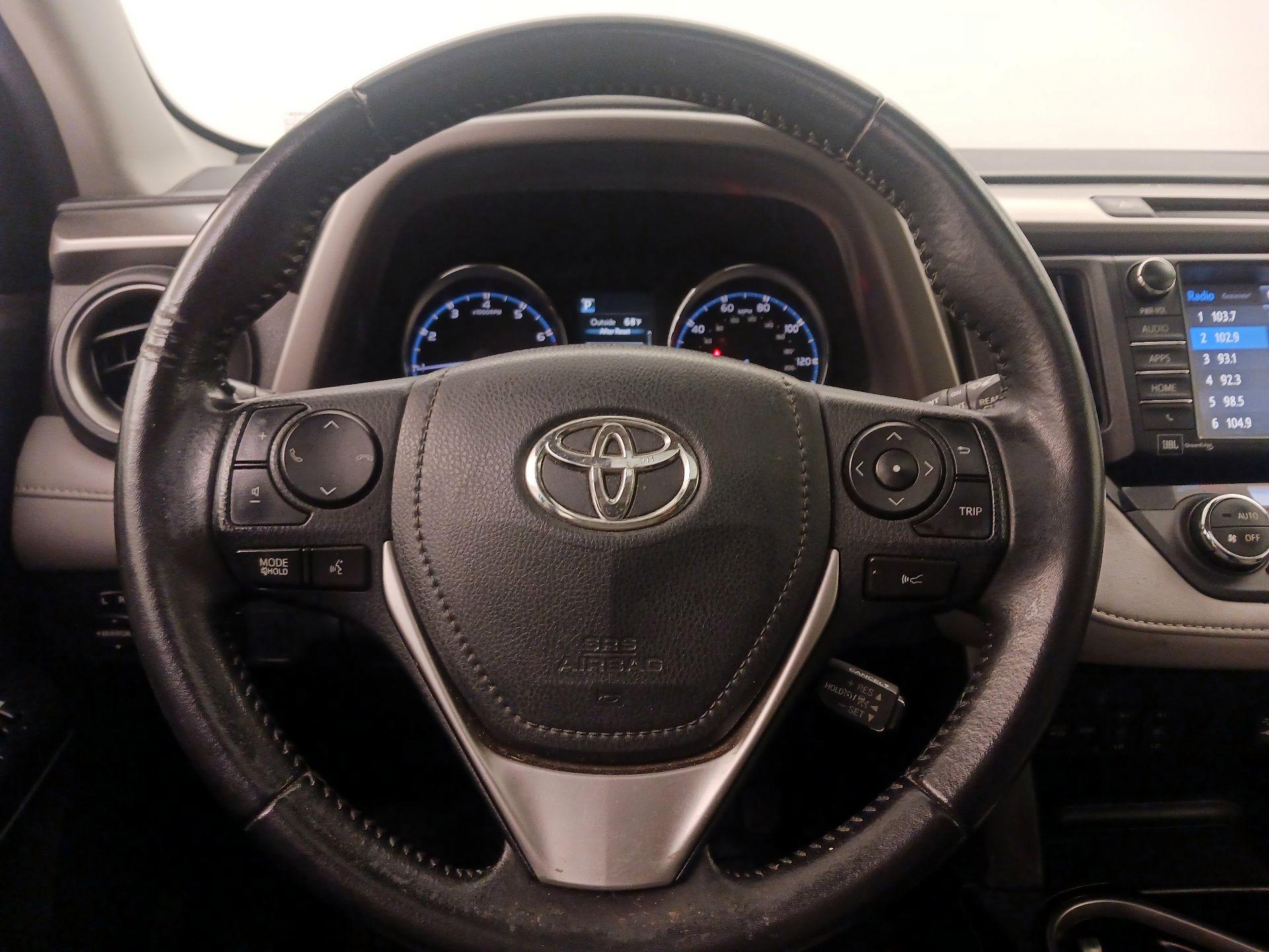 Thumbnail: 2016 Toyota RAV4 - 10