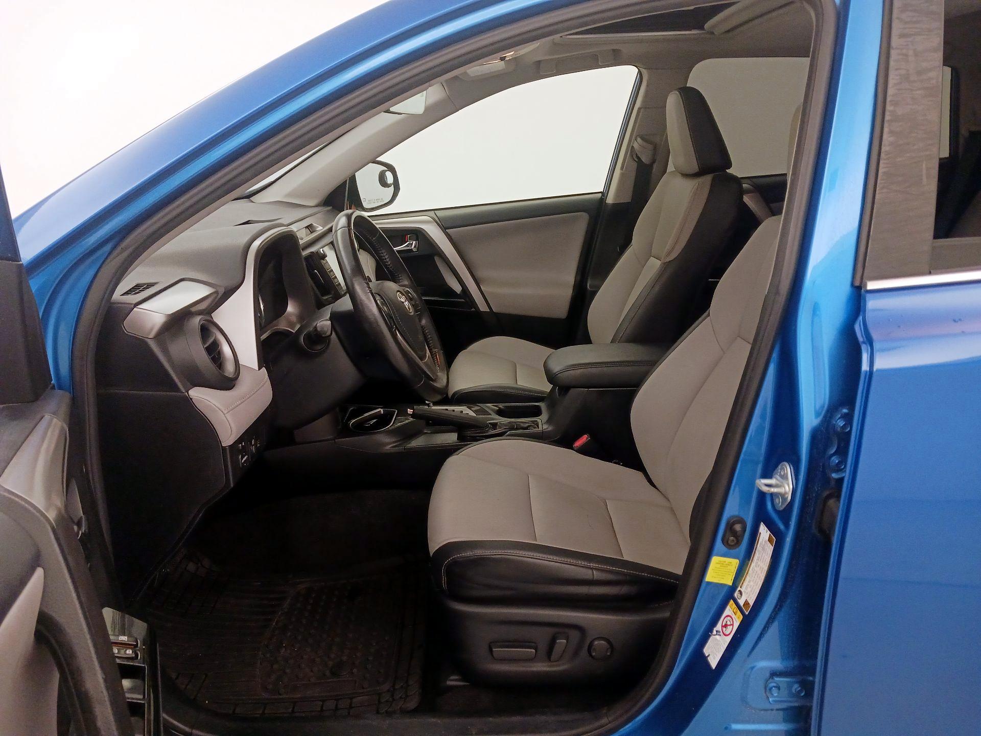 Thumbnail: 2016 Toyota RAV4 - 11