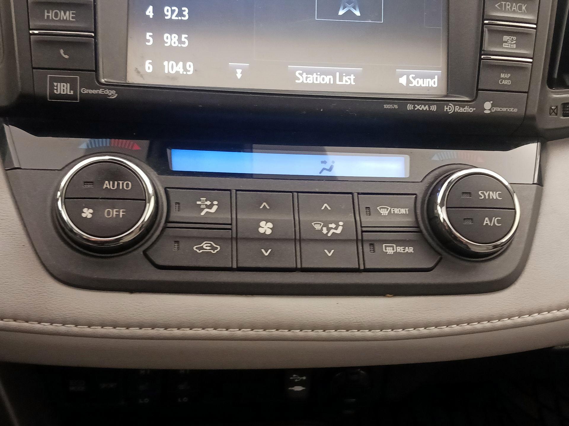 Thumbnail: 2016 Toyota RAV4 - 15