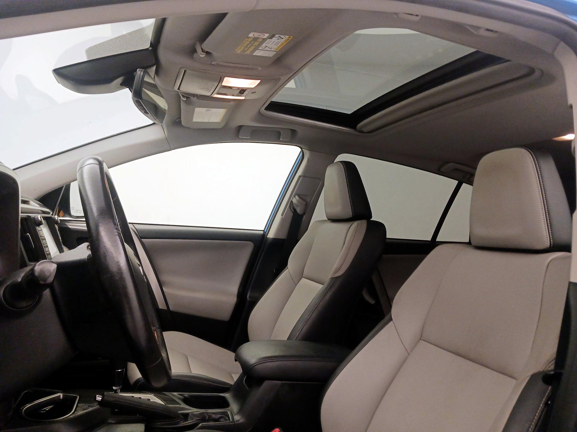Thumbnail: 2016 Toyota RAV4 - 18
