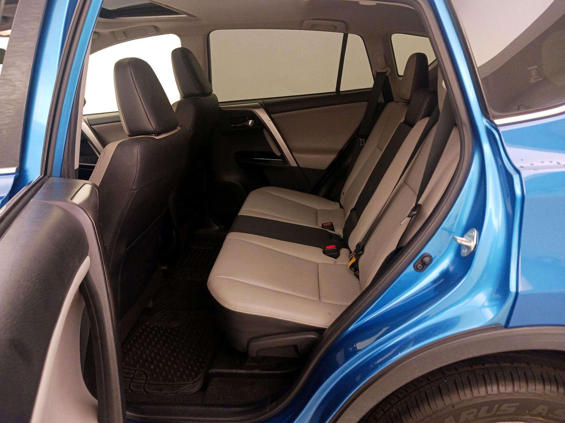 Thumbnail: 2016 Toyota RAV4 - 19
