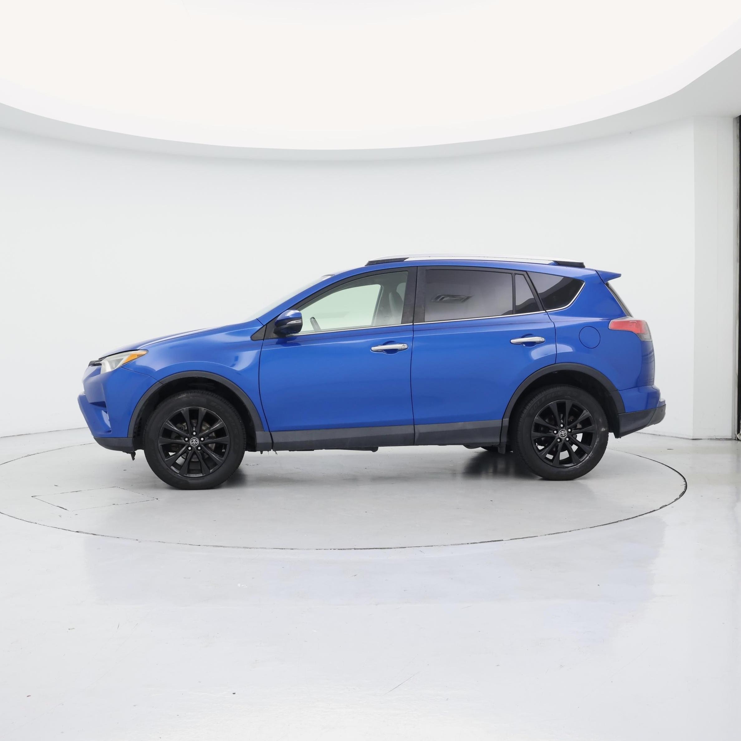 Thumbnail: 2016 Toyota RAV4 - 3