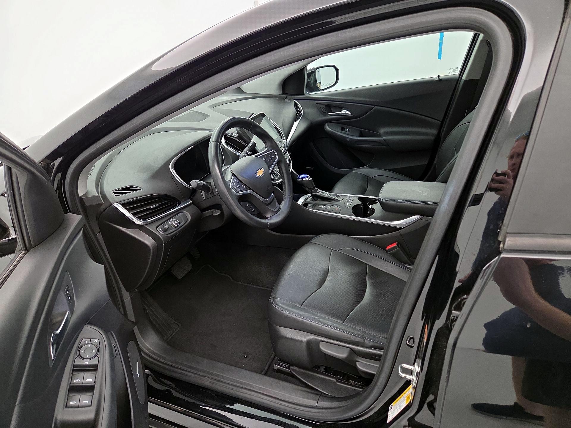 Thumbnail: 2018 Chevrolet Volt - 11