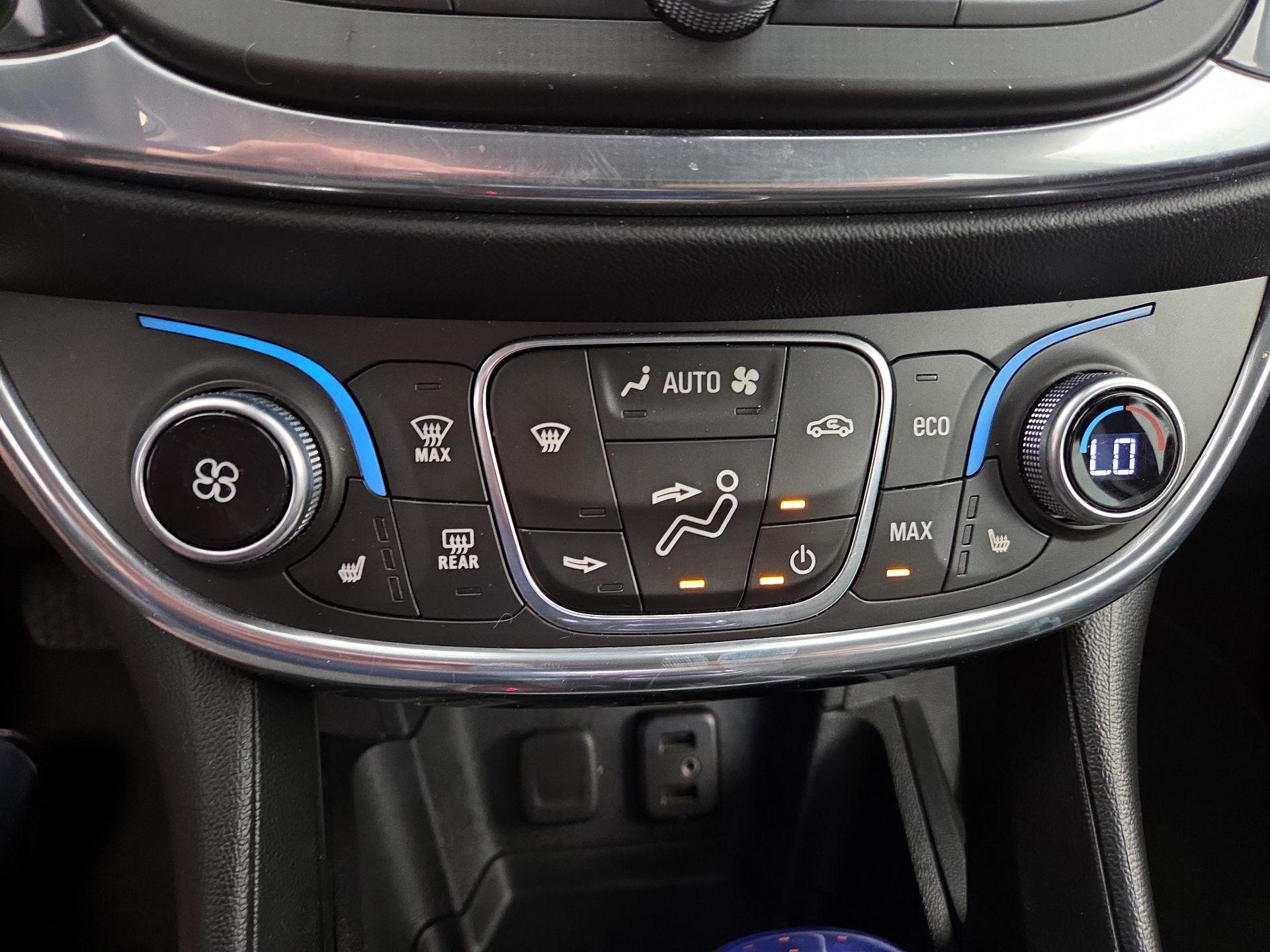 Thumbnail: 2018 Chevrolet Volt - 17