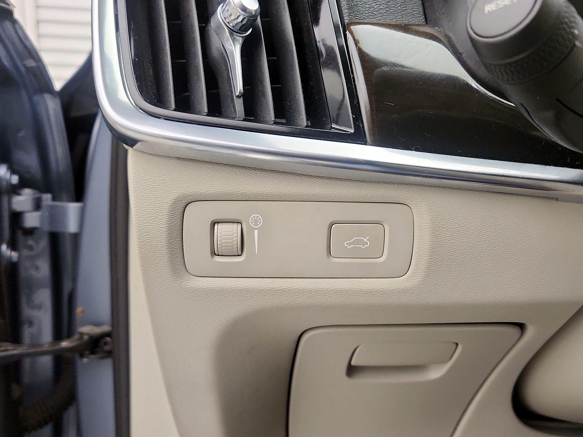 Thumbnail: 2018 Volvo S90 - 13